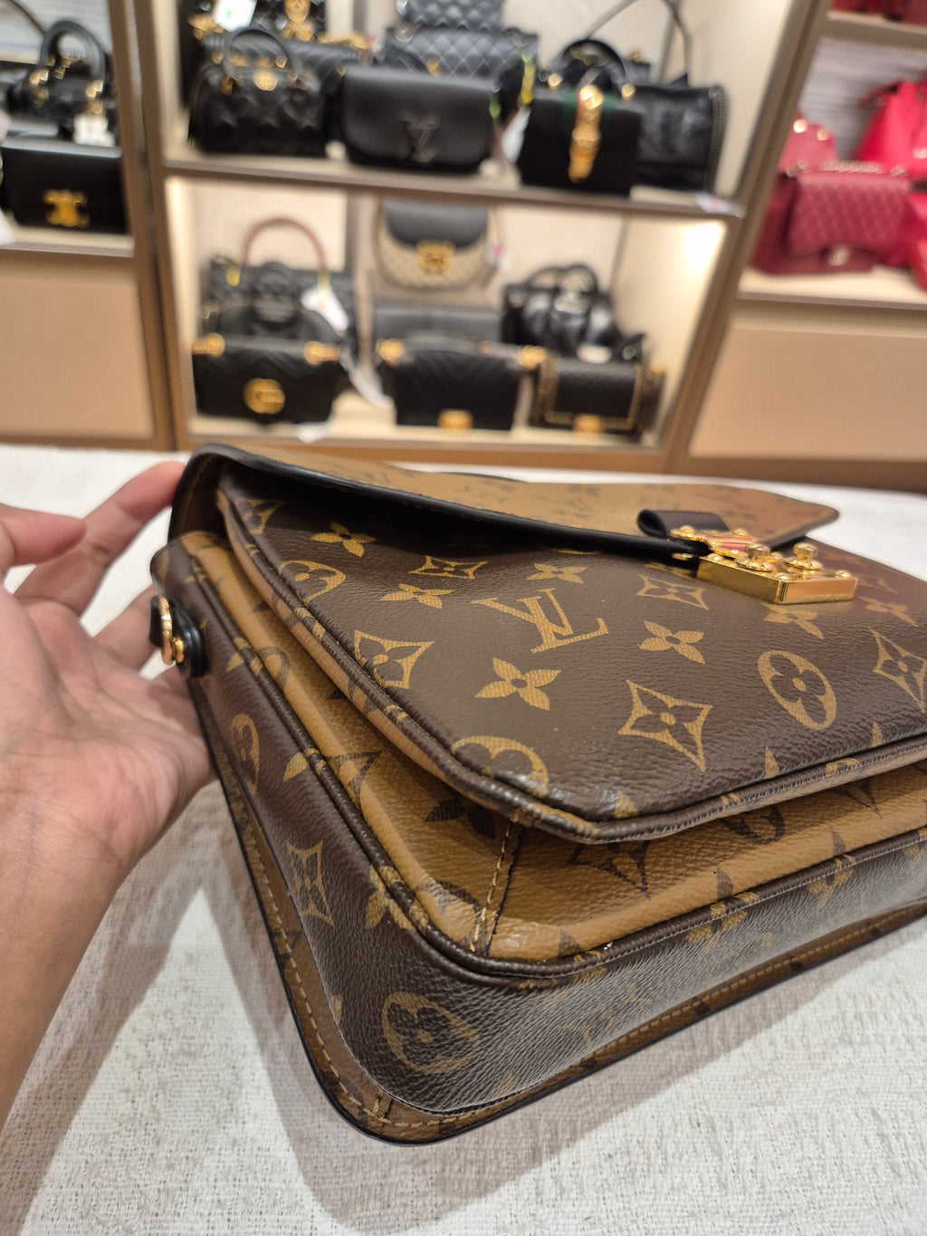 Louis Vuitton Metis Monogram Reverse