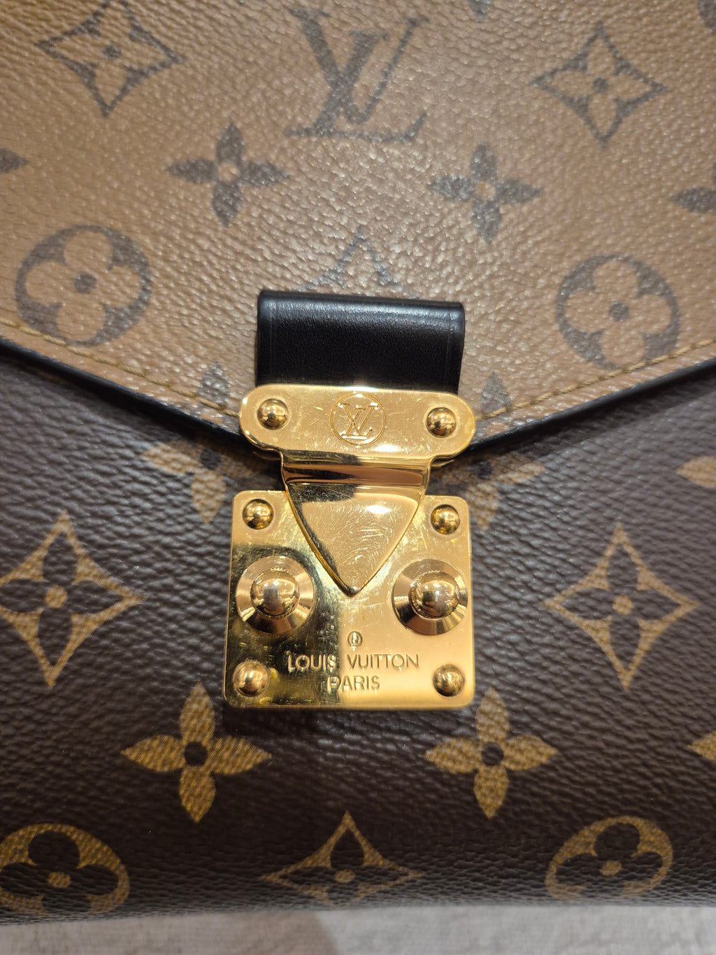 Louis Vuitton Metis Monogram Reverse