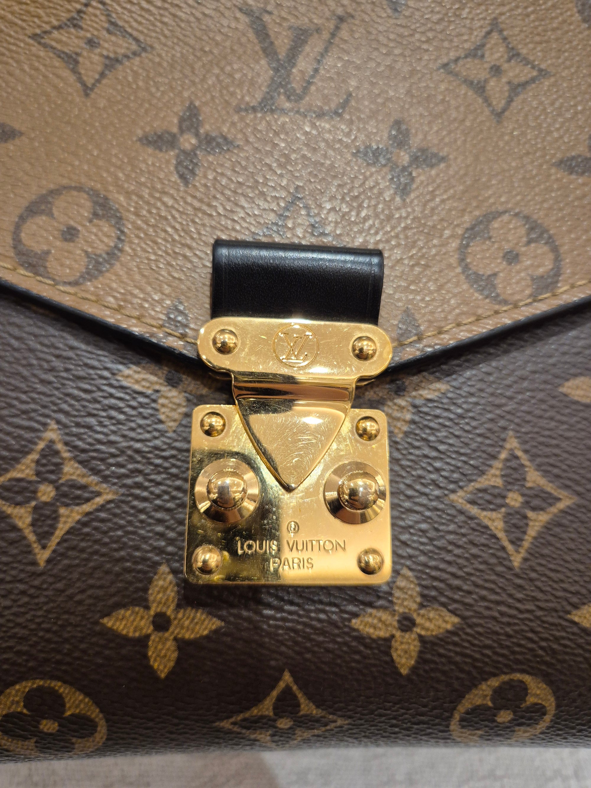 Louis Vuitton Metis Monogram Reverse