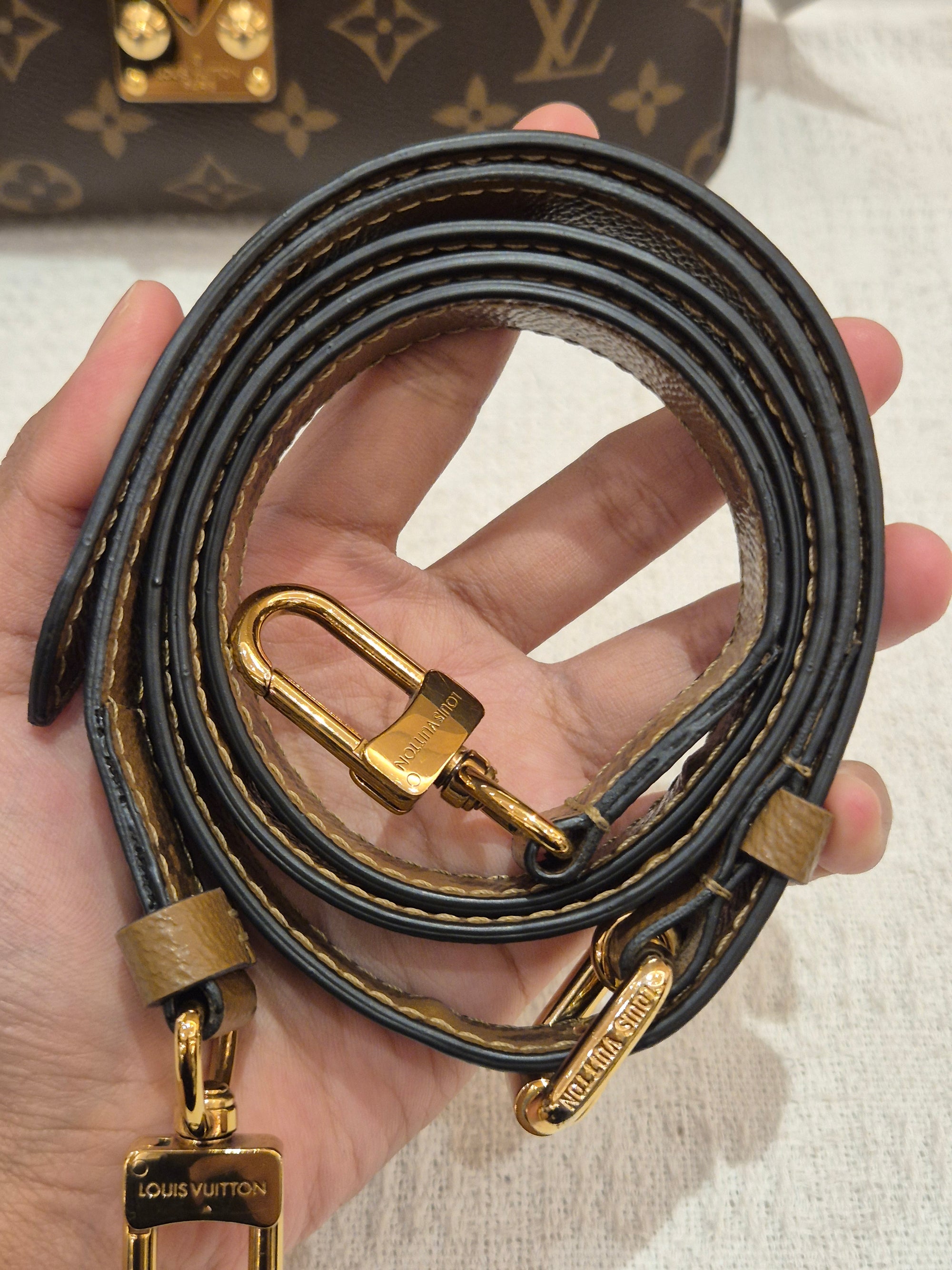 Louis Vuitton Metis Monogram Reverse