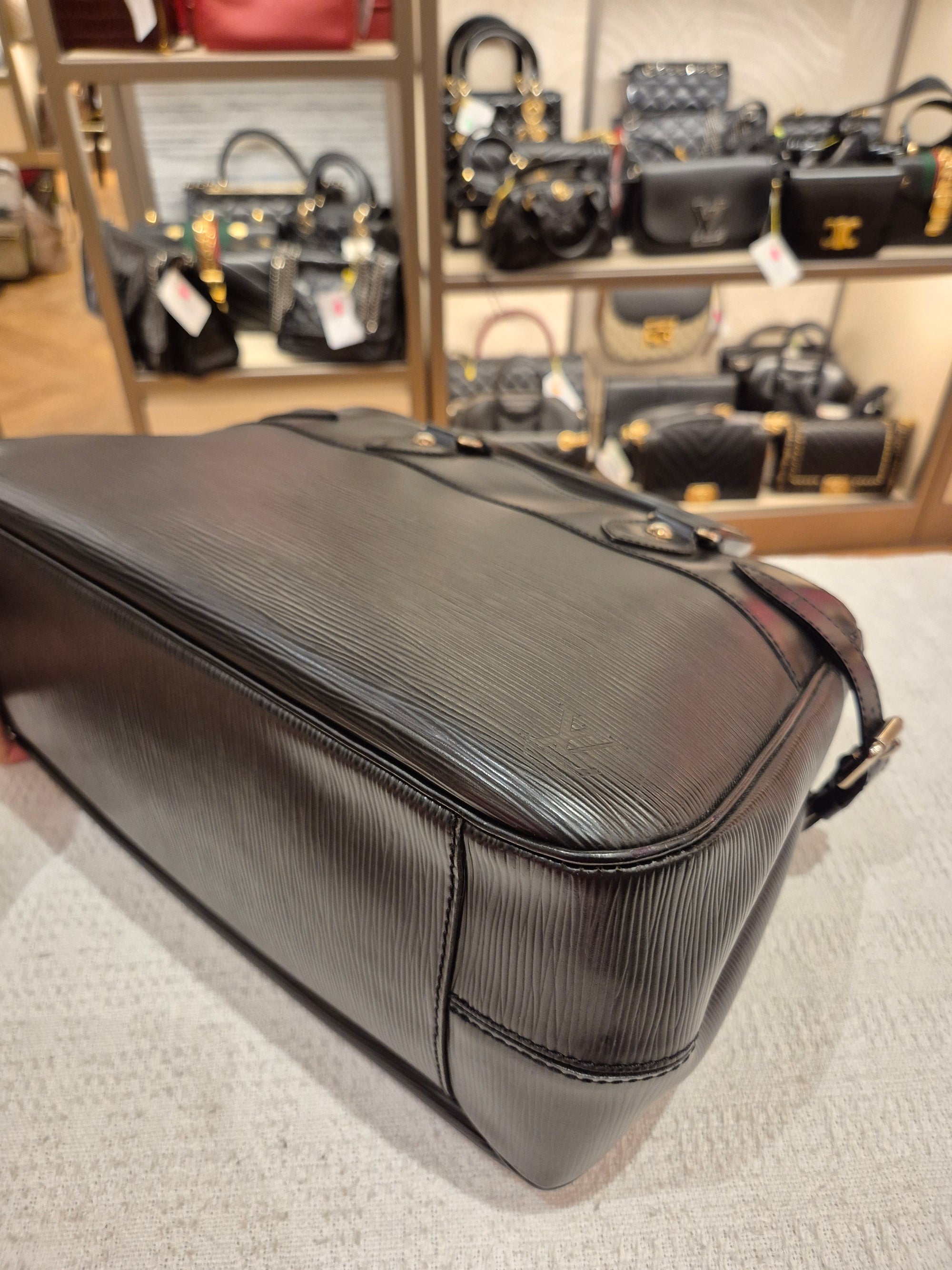 Louis Vuitton Passy PM Epi Black