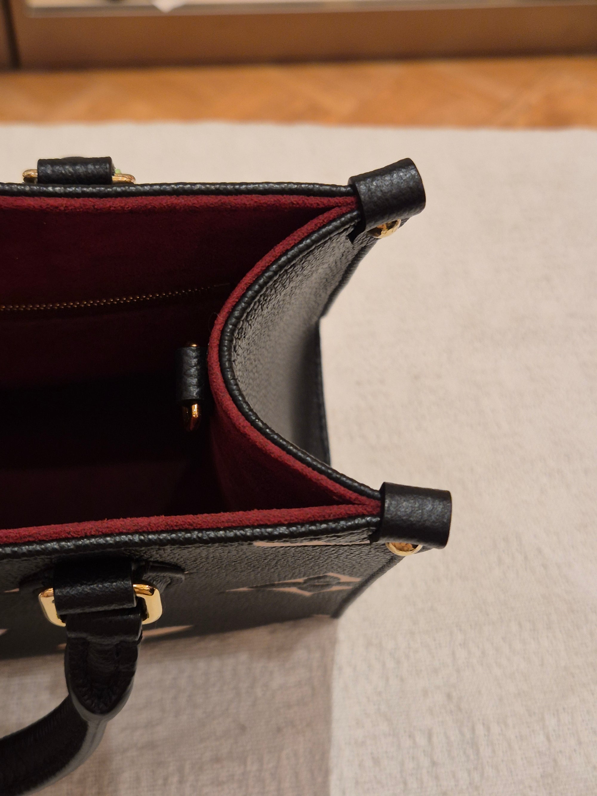 LV On The Go PM Bicolour Black Beige