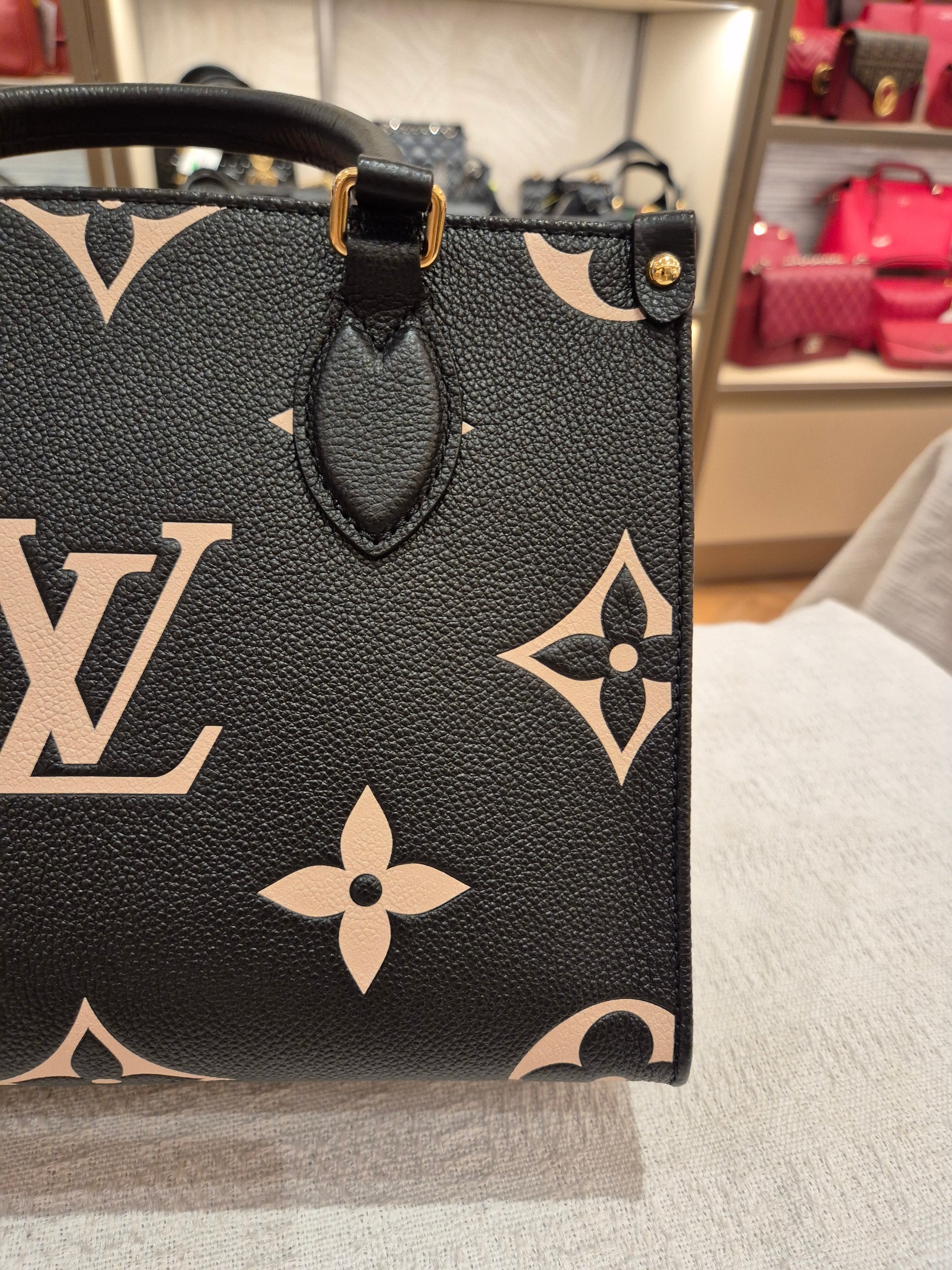 LV On The Go PM Bicolour Black Beige