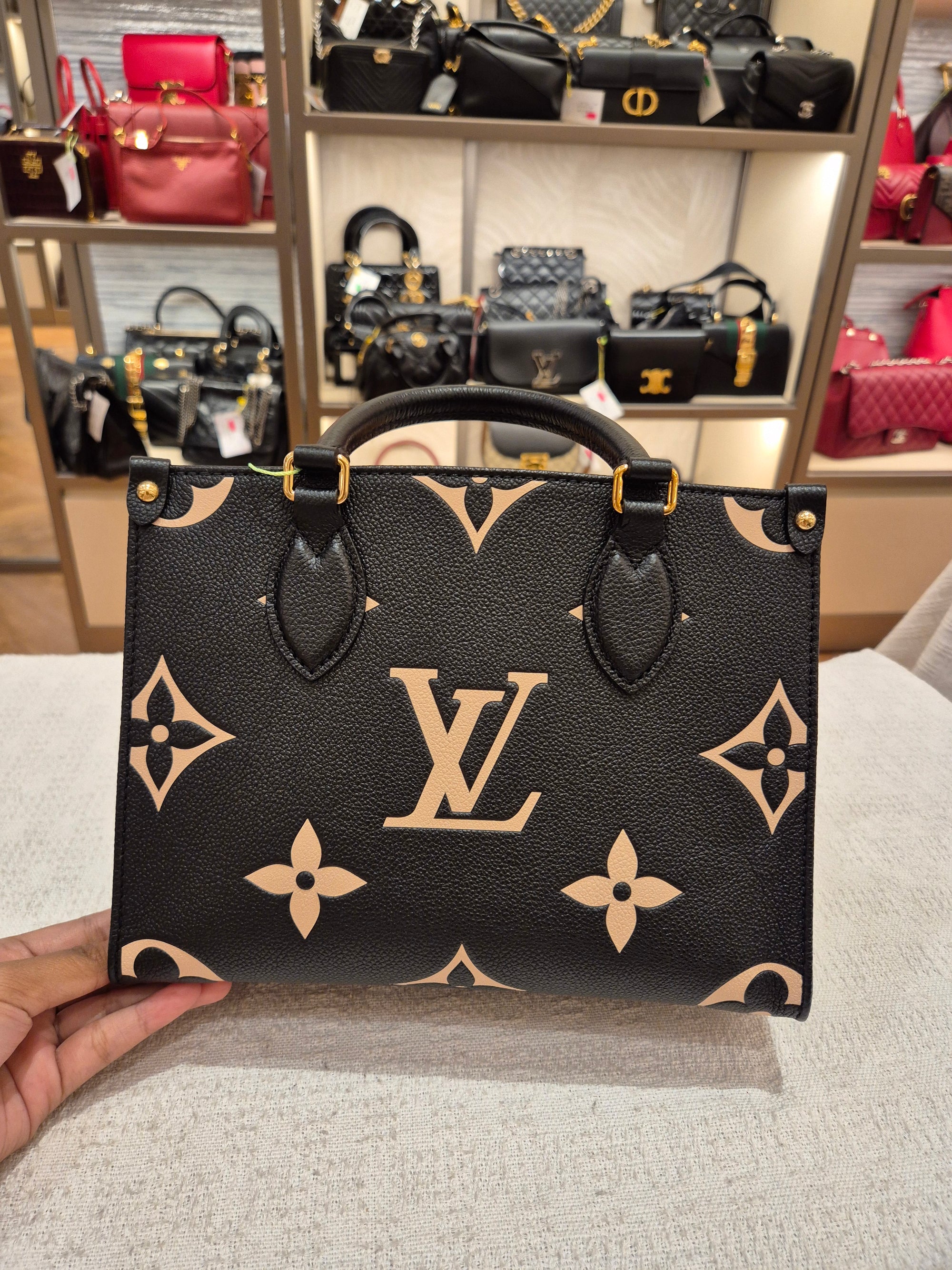 LV On The Go PM Bicolour Black Beige