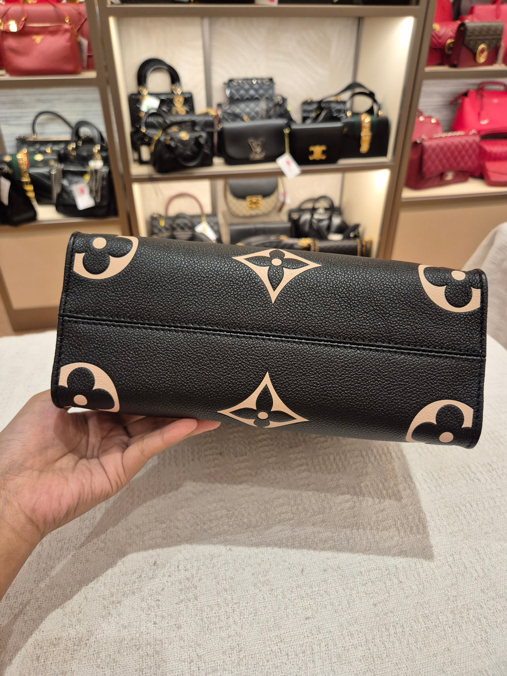 LV On The Go PM Bicolour Black Beige