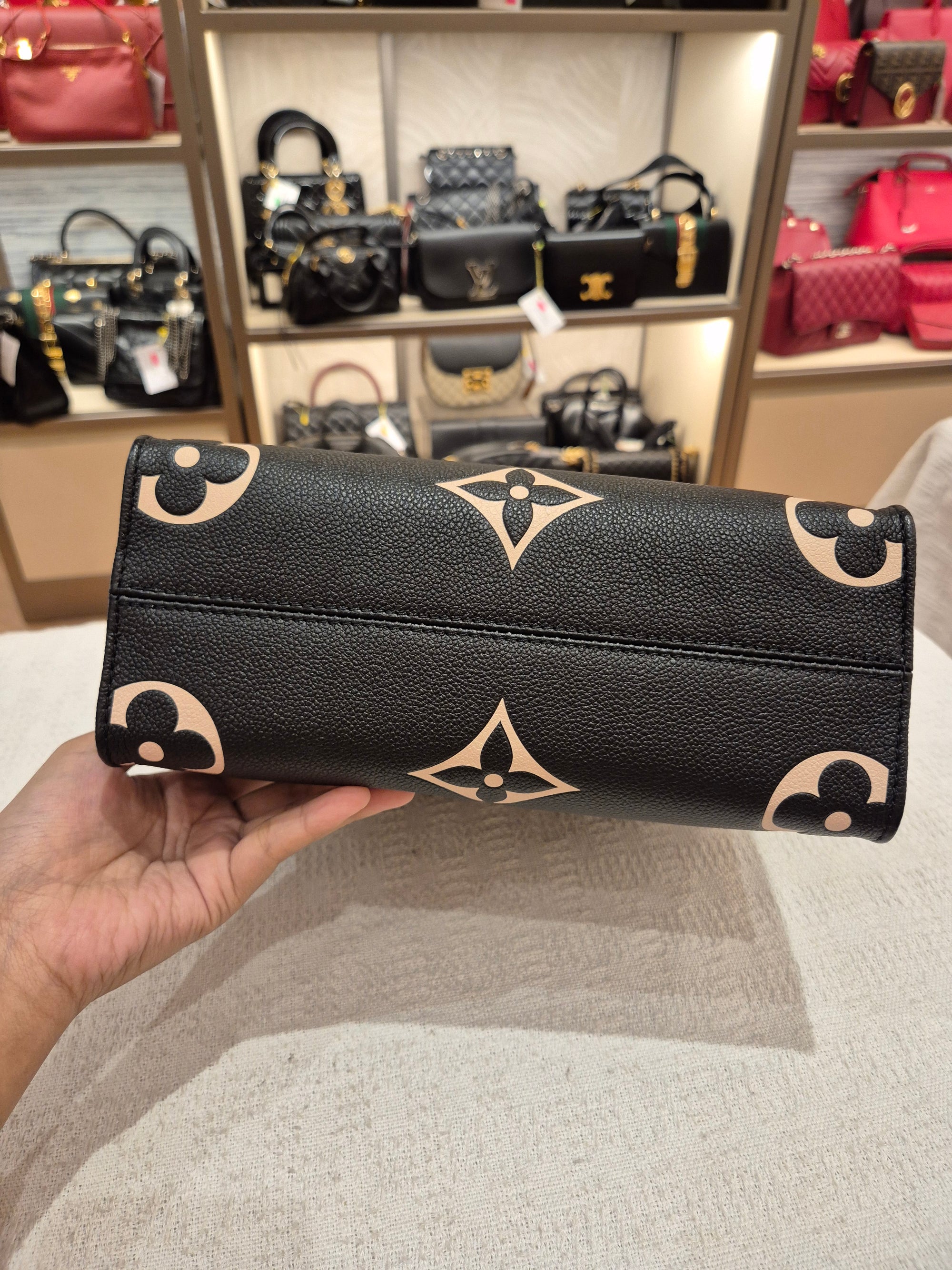 LV On The Go PM Bicolour Black Beige