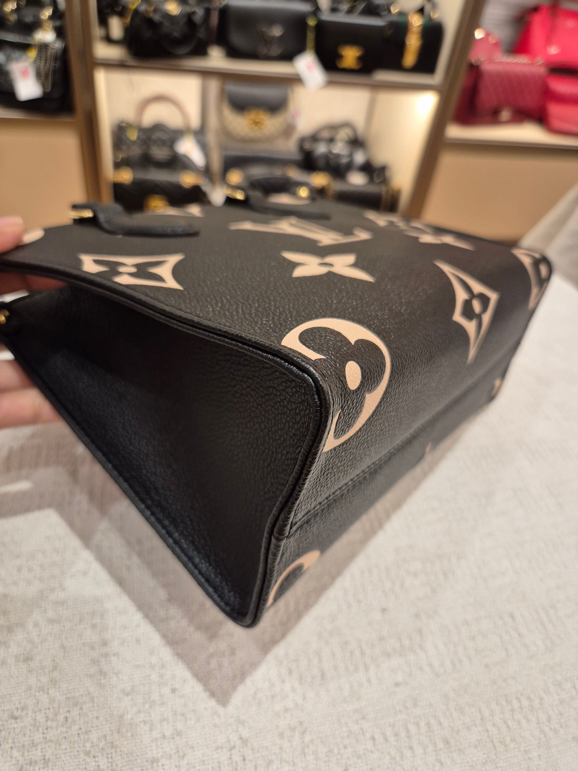 LV On The Go PM Bicolour Black Beige
