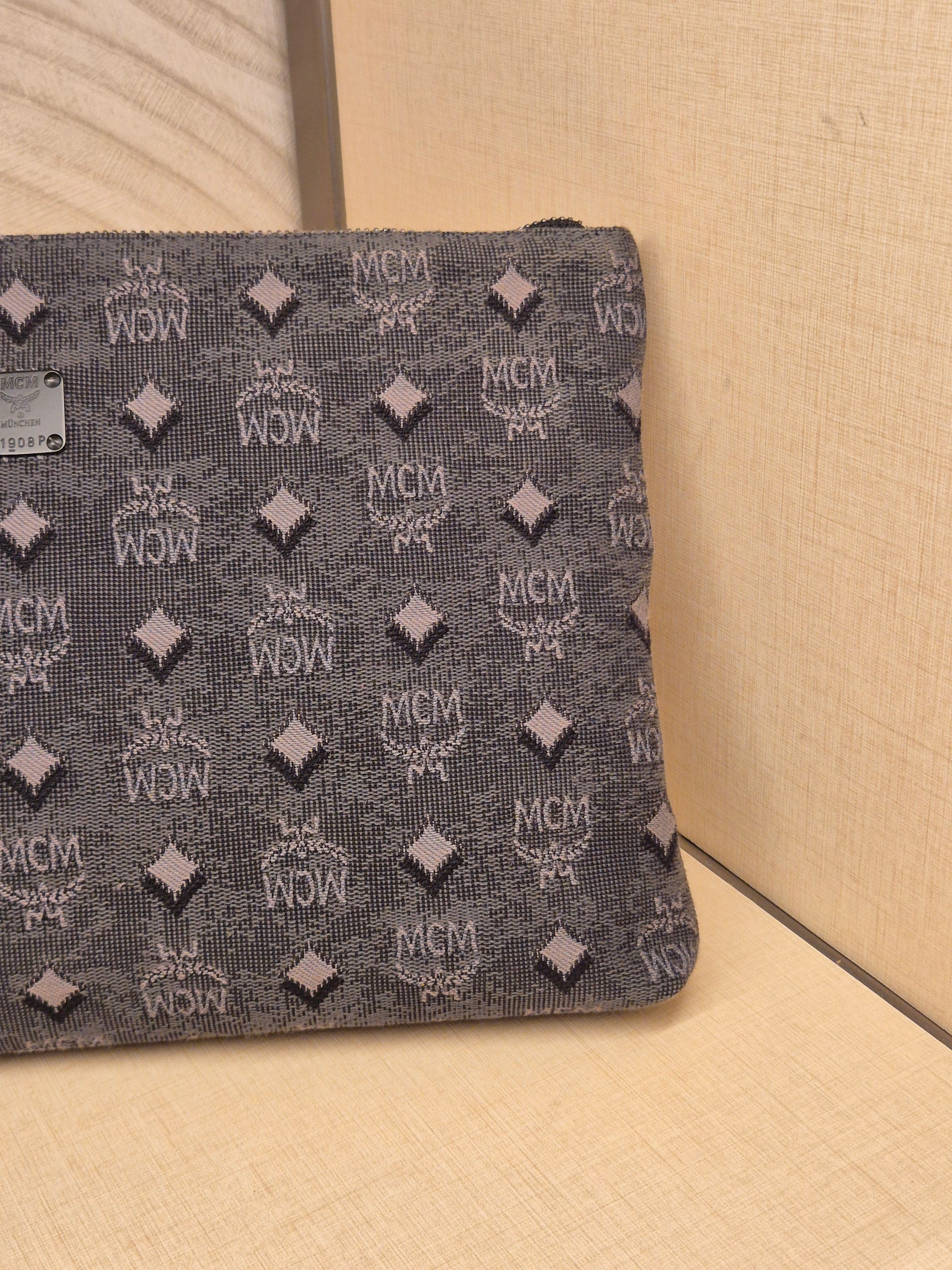 MCM Wrislet Clutch Jacquard Grey