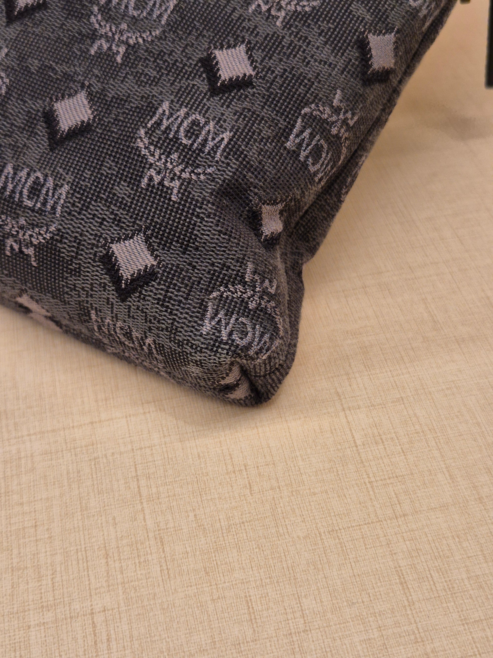 MCM Wrislet Clutch Jacquard Grey
