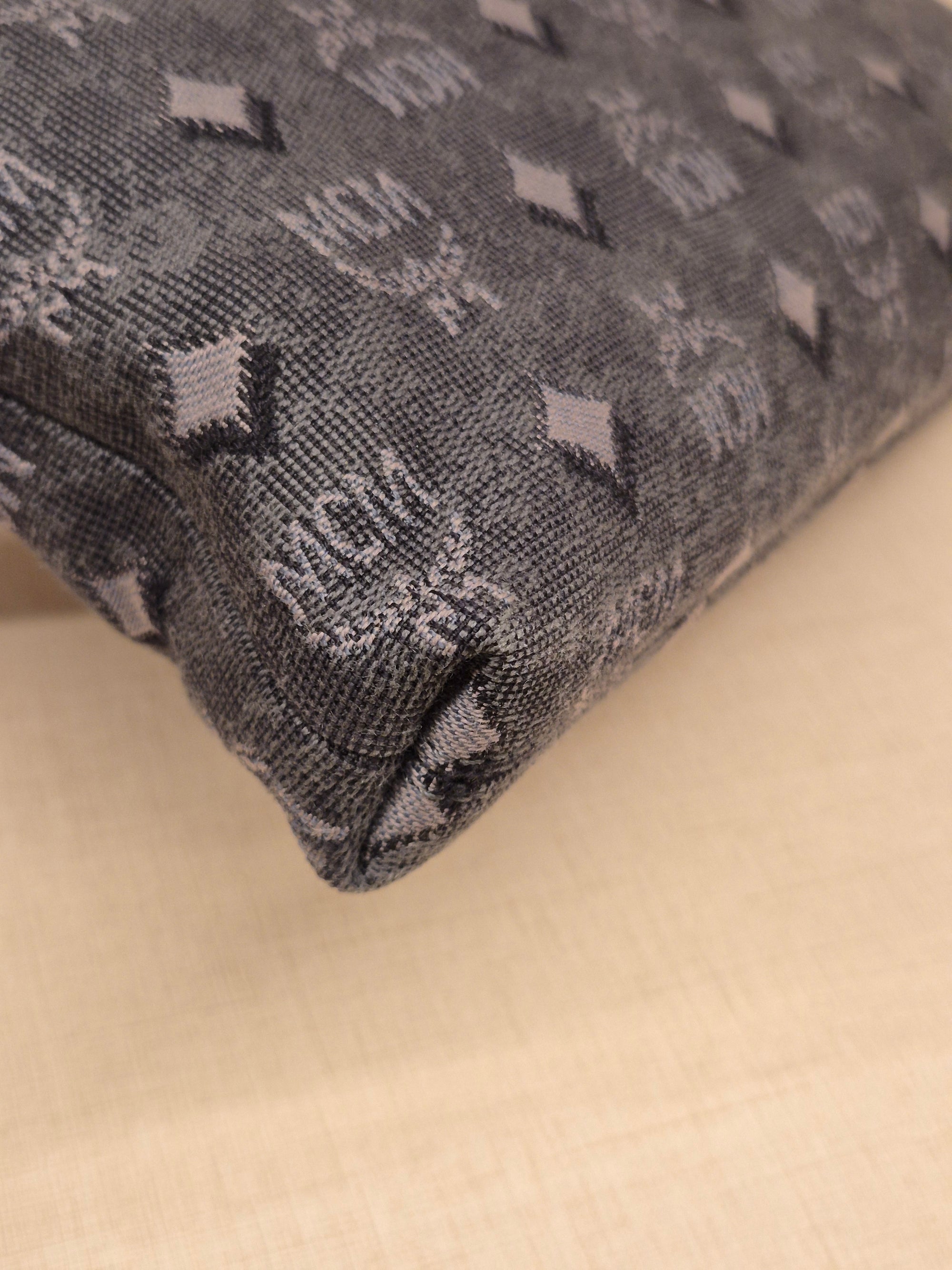 MCM Wrislet Clutch Jacquard Grey