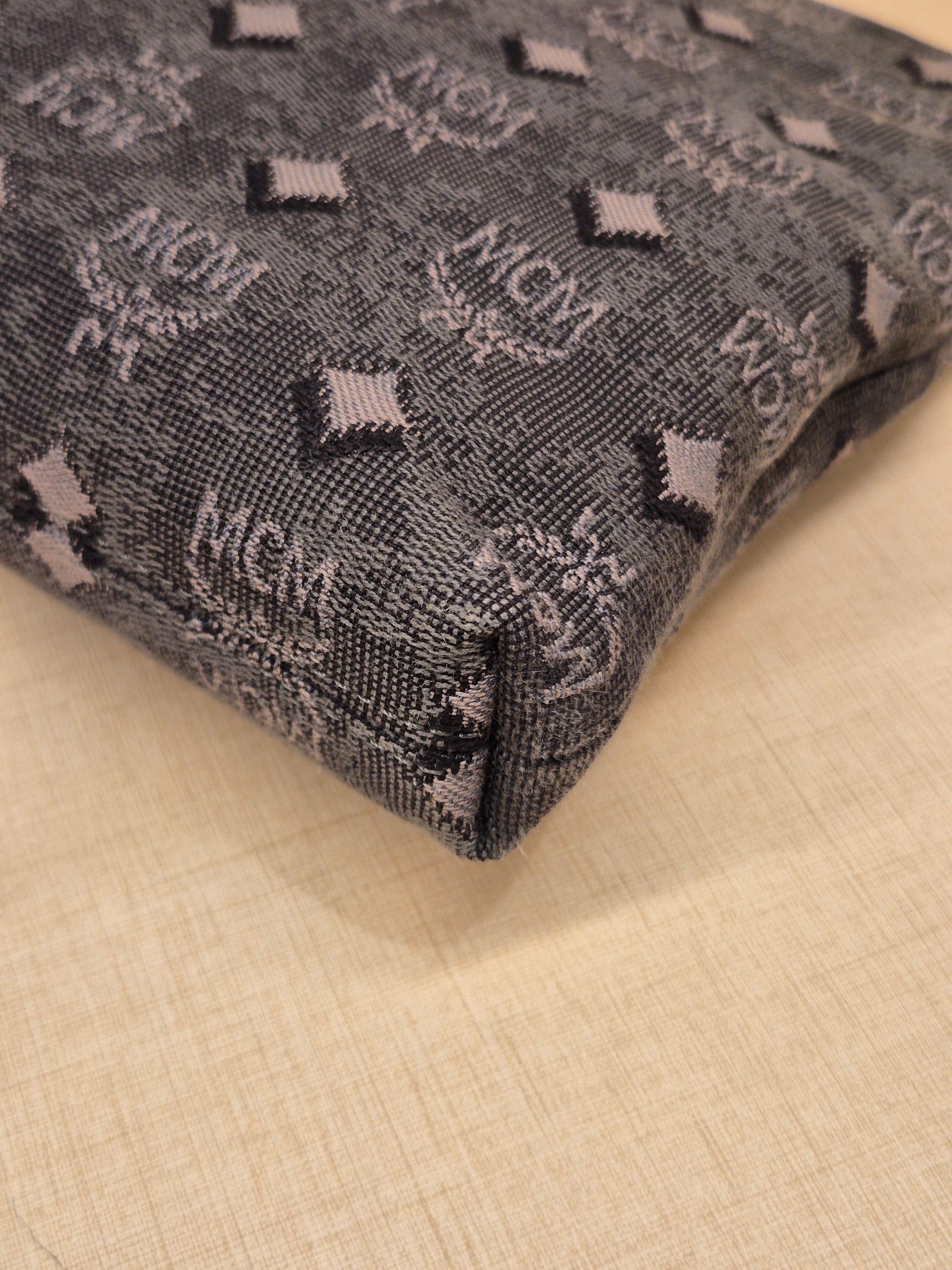 MCM Wrislet Clutch Jacquard Grey