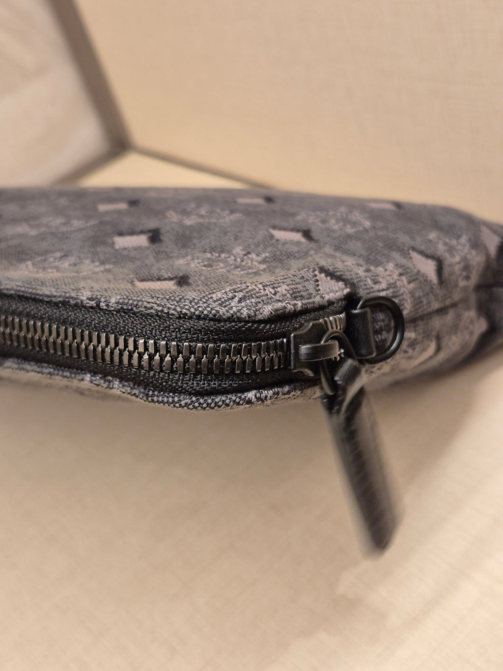 MCM Wrislet Clutch Jacquard Grey