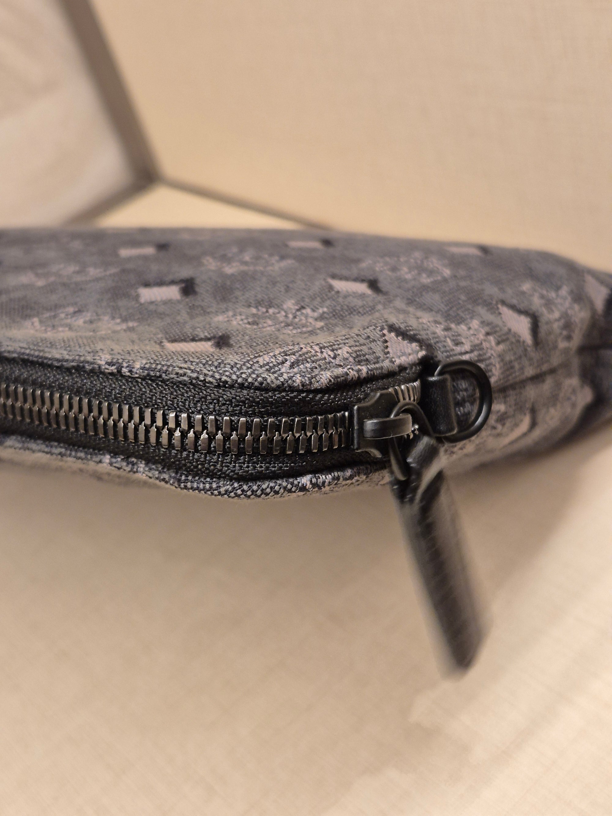 MCM Wrislet Clutch Jacquard Grey