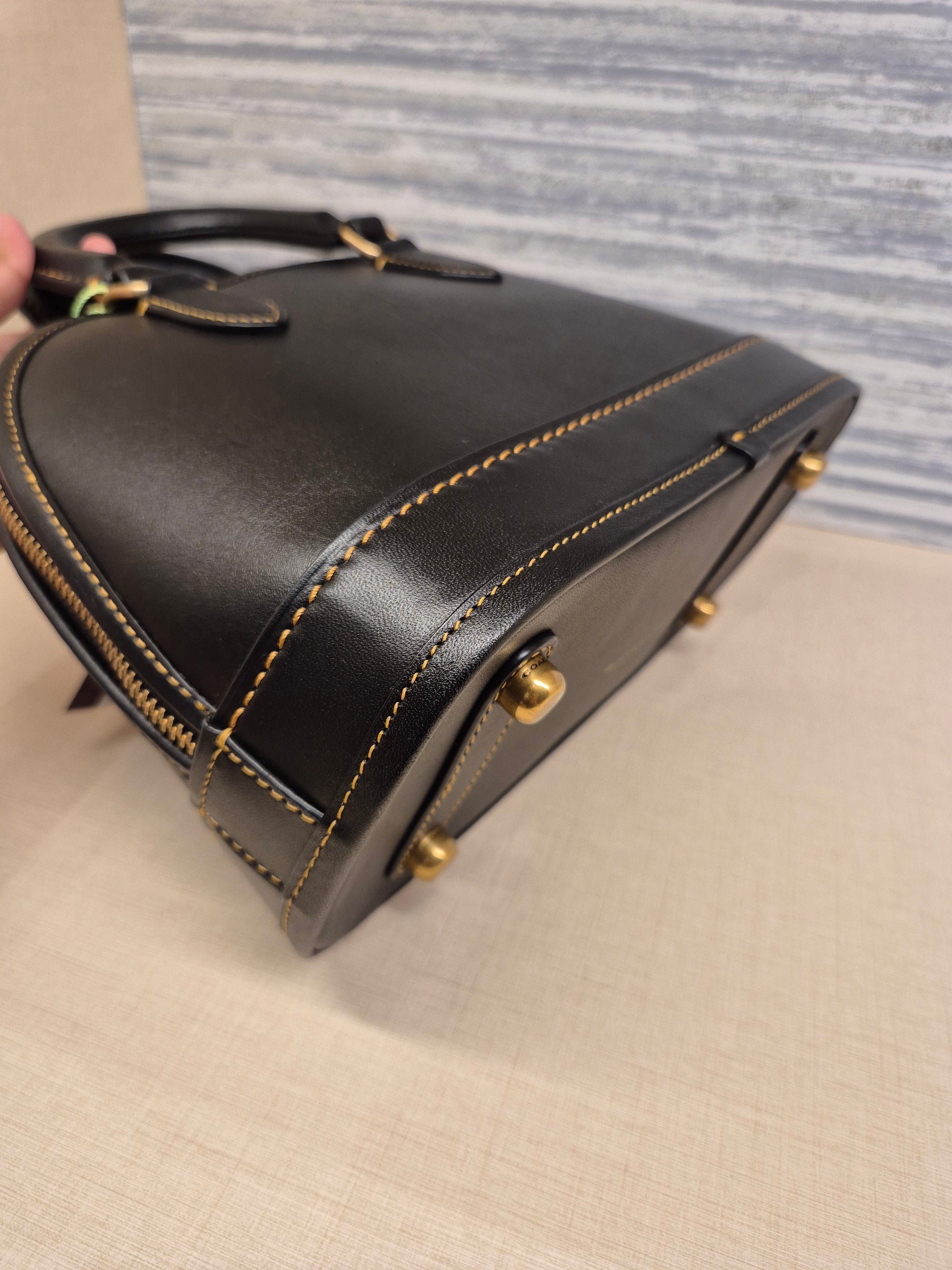 Coach Revel Glovetanned Black