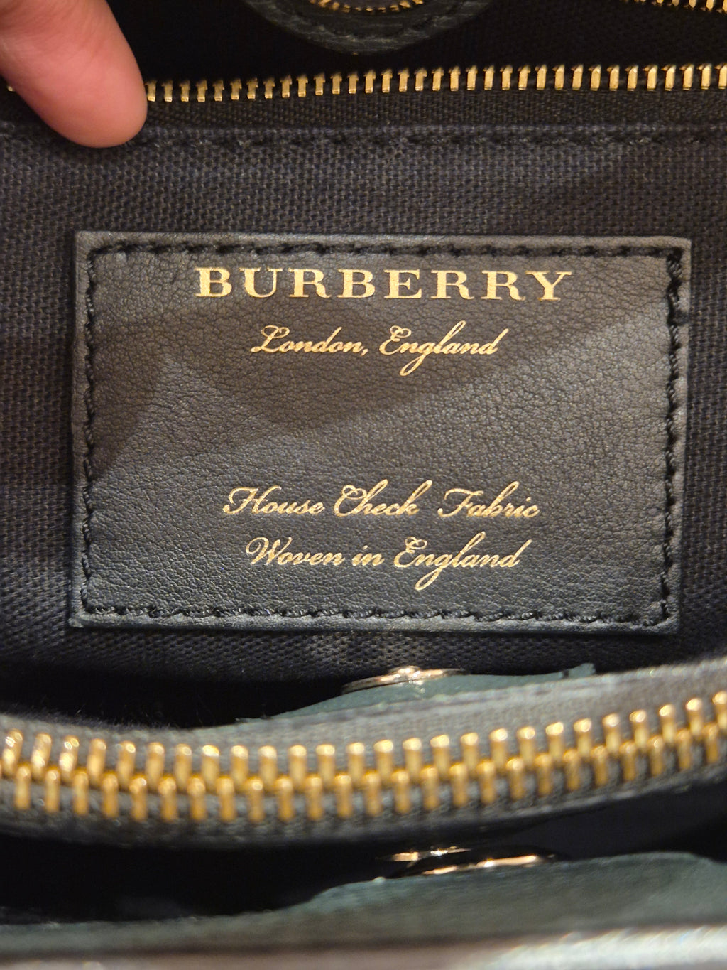 Burberry Banner Medium Green