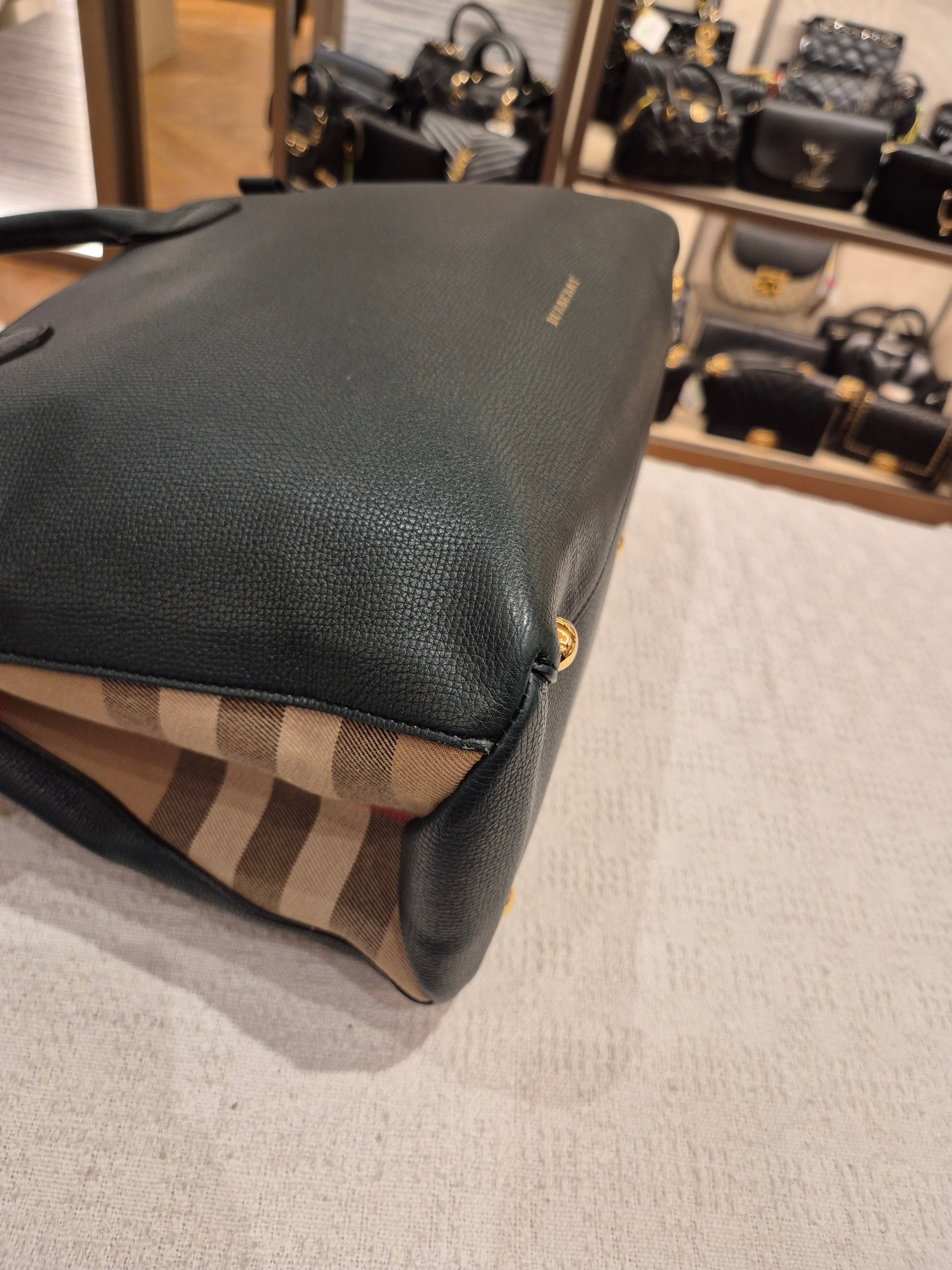 Burberry Banner Medium Green