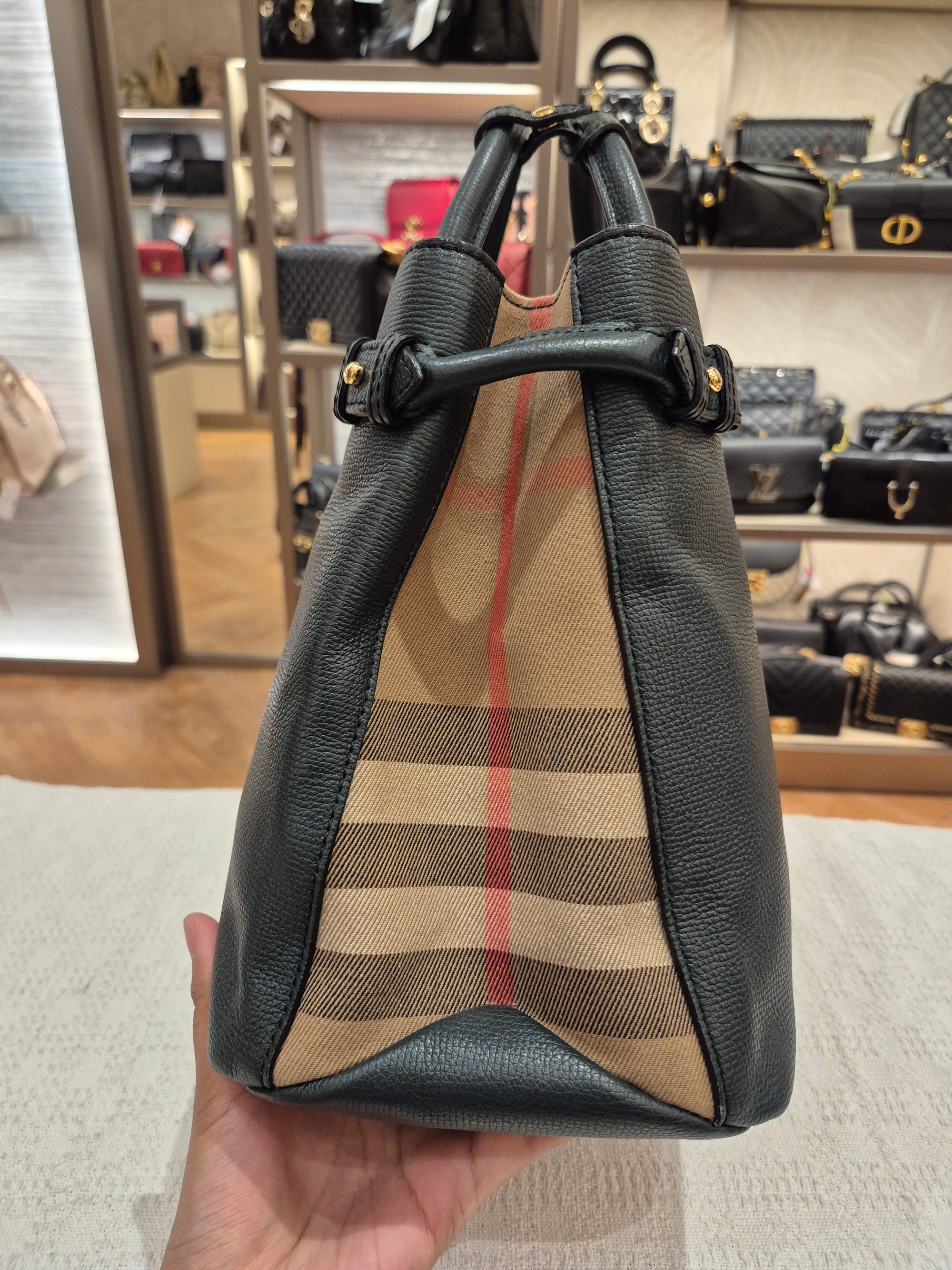 Burberry Banner Medium Green