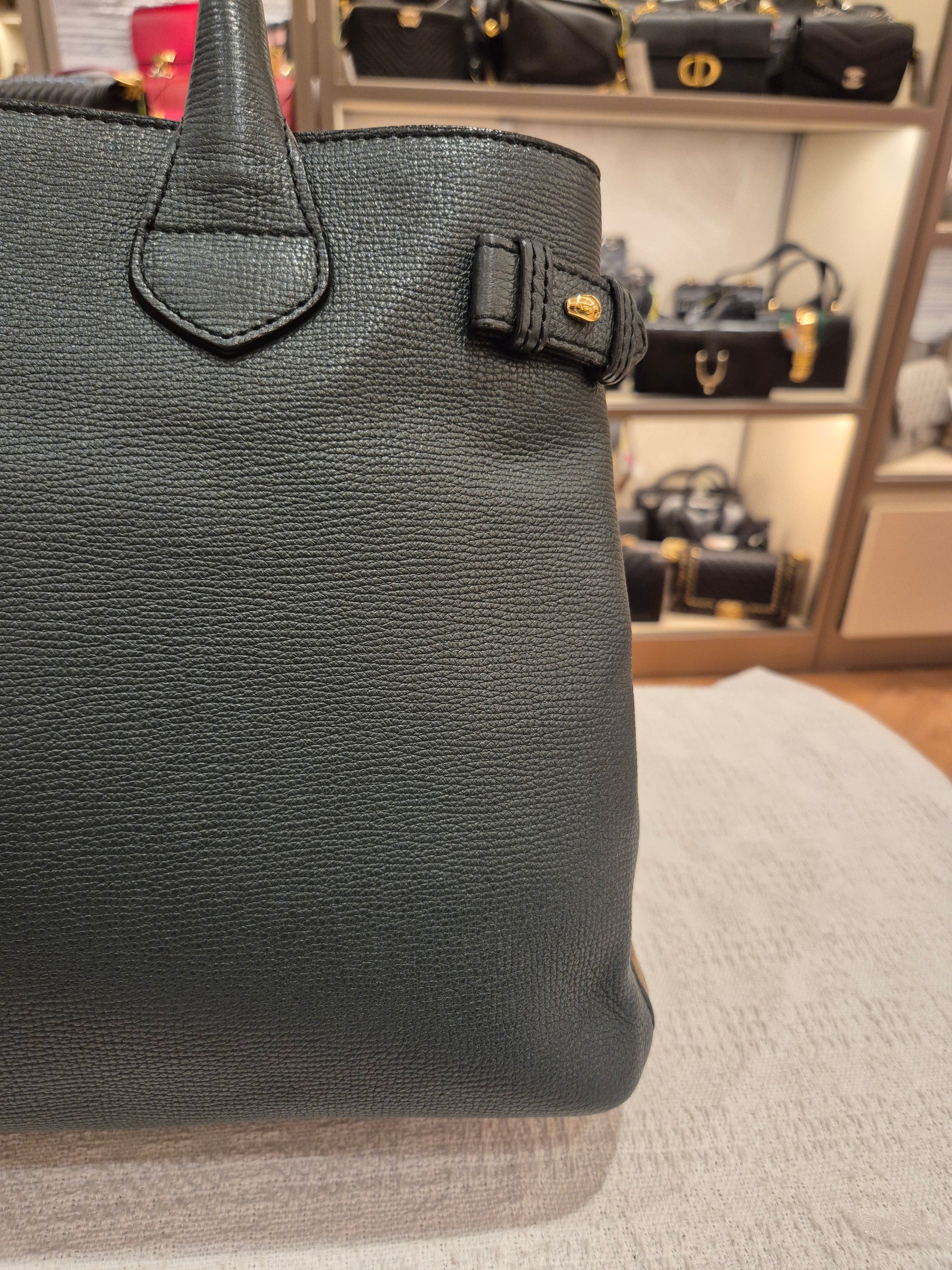 Burberry Banner Medium Green