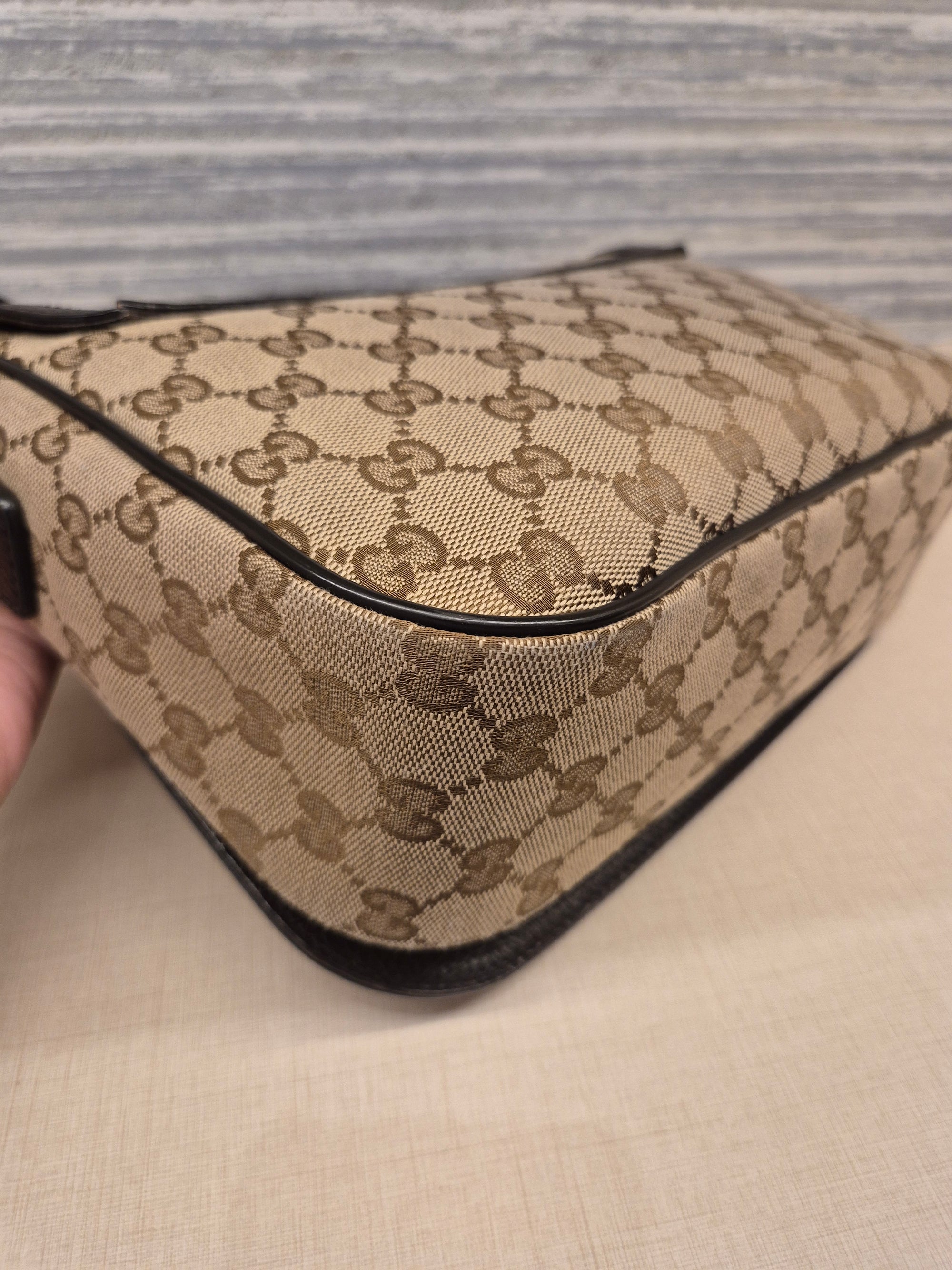 Gucci Mesenger Canvas Flap Monogram