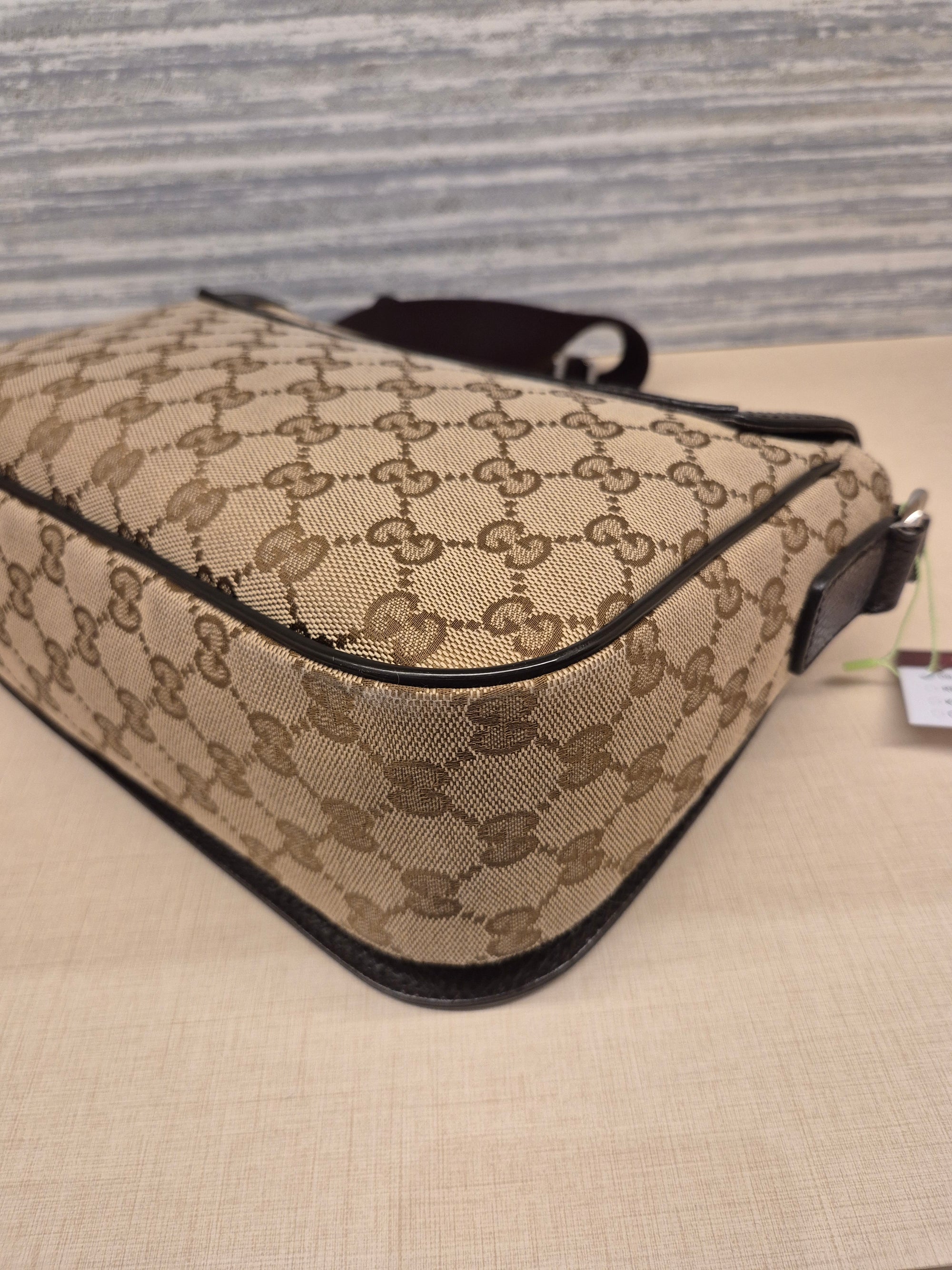 Gucci Mesenger Canvas Flap Monogram