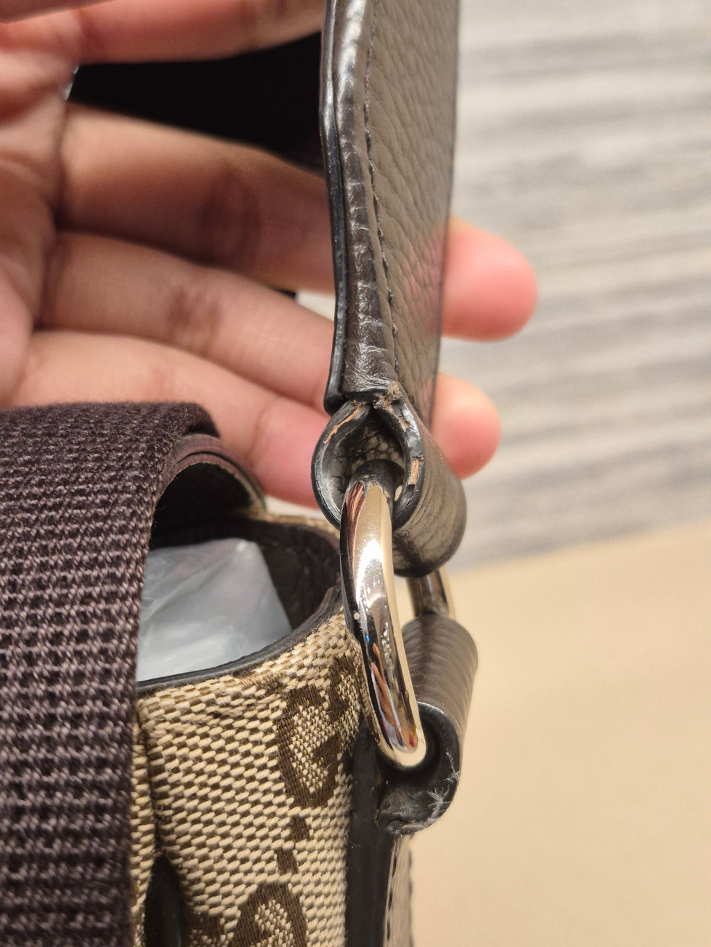 Gucci Mesenger Canvas Flap Monogram