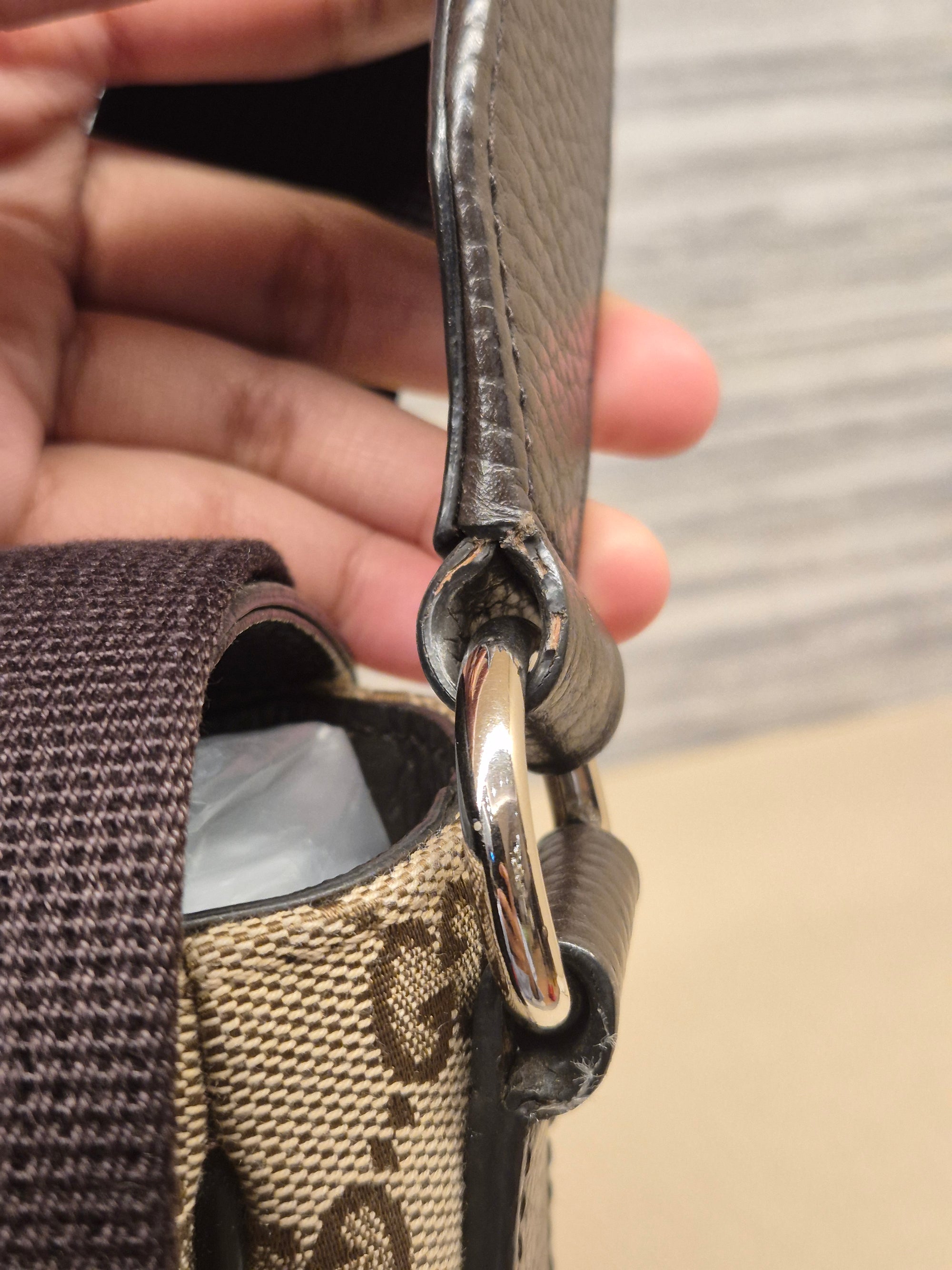 Gucci Mesenger Canvas Flap Monogram
