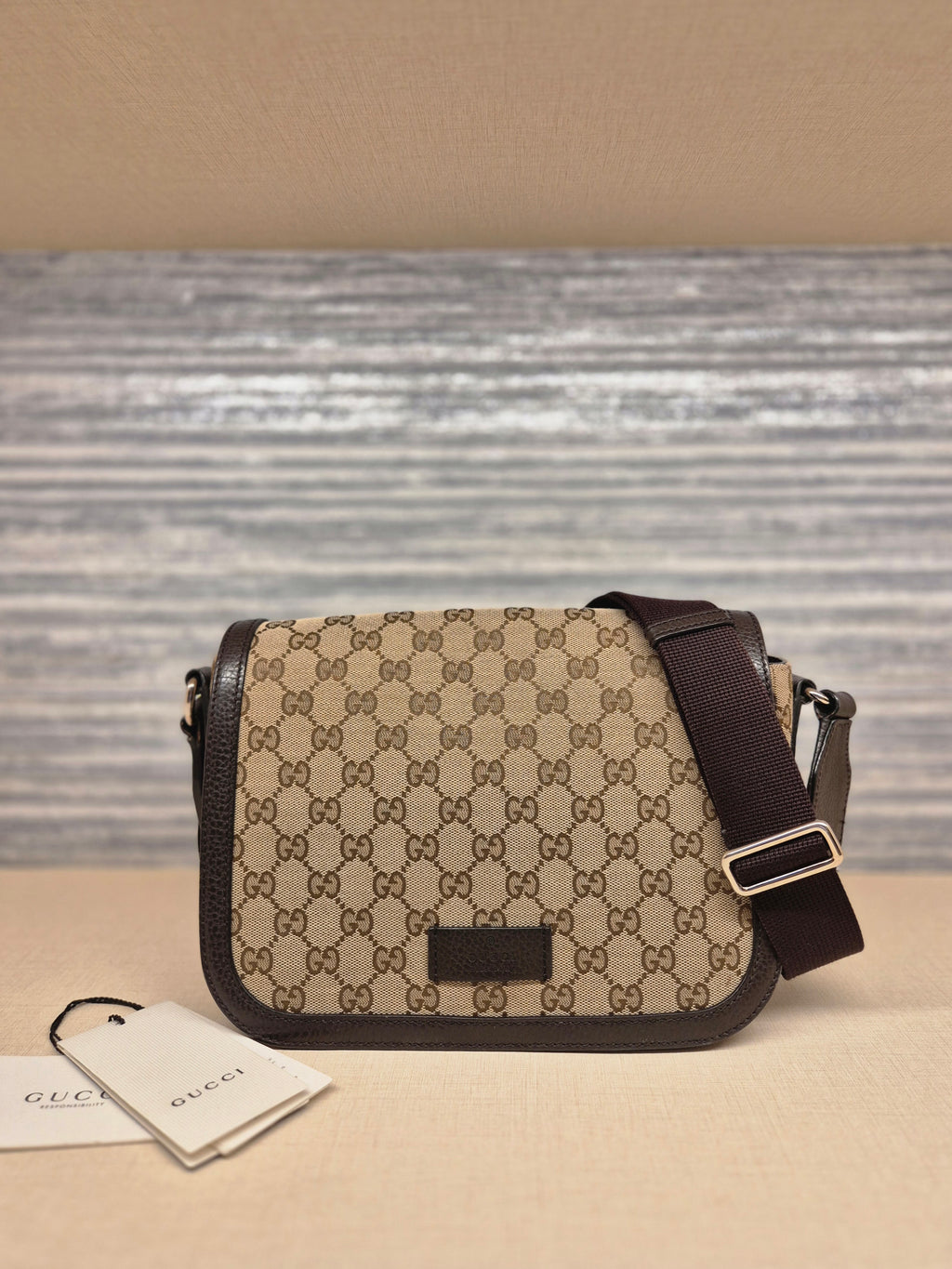Gucci Mesenger Canvas Flap Monogram