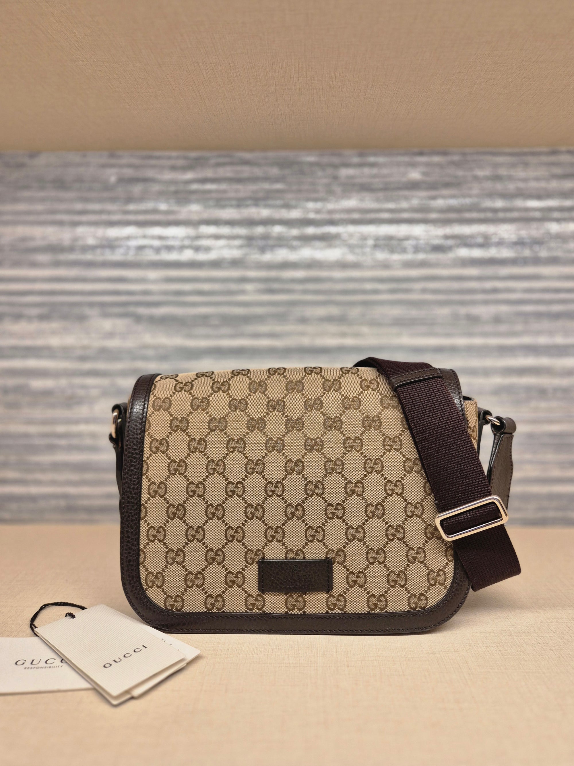 Gucci Mesenger Canvas Flap Monogram
