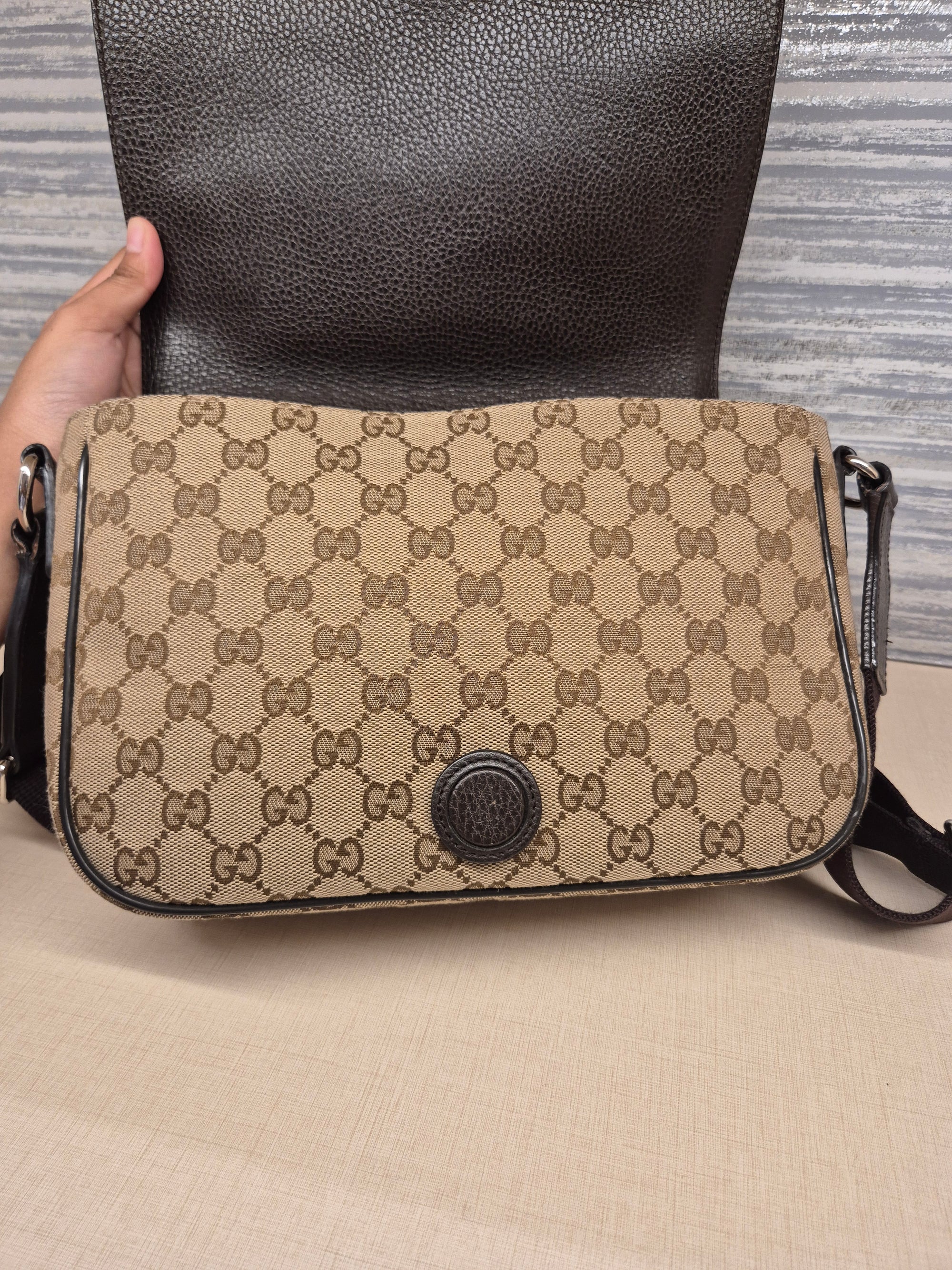 Gucci Mesenger Canvas Flap Monogram