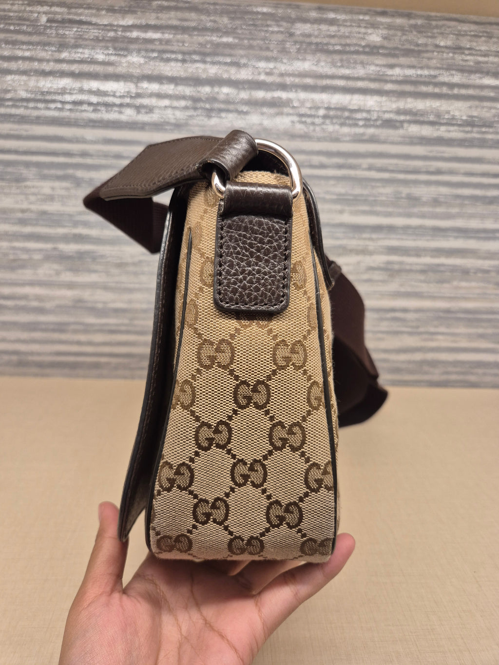 Gucci Mesenger Canvas Flap Monogram