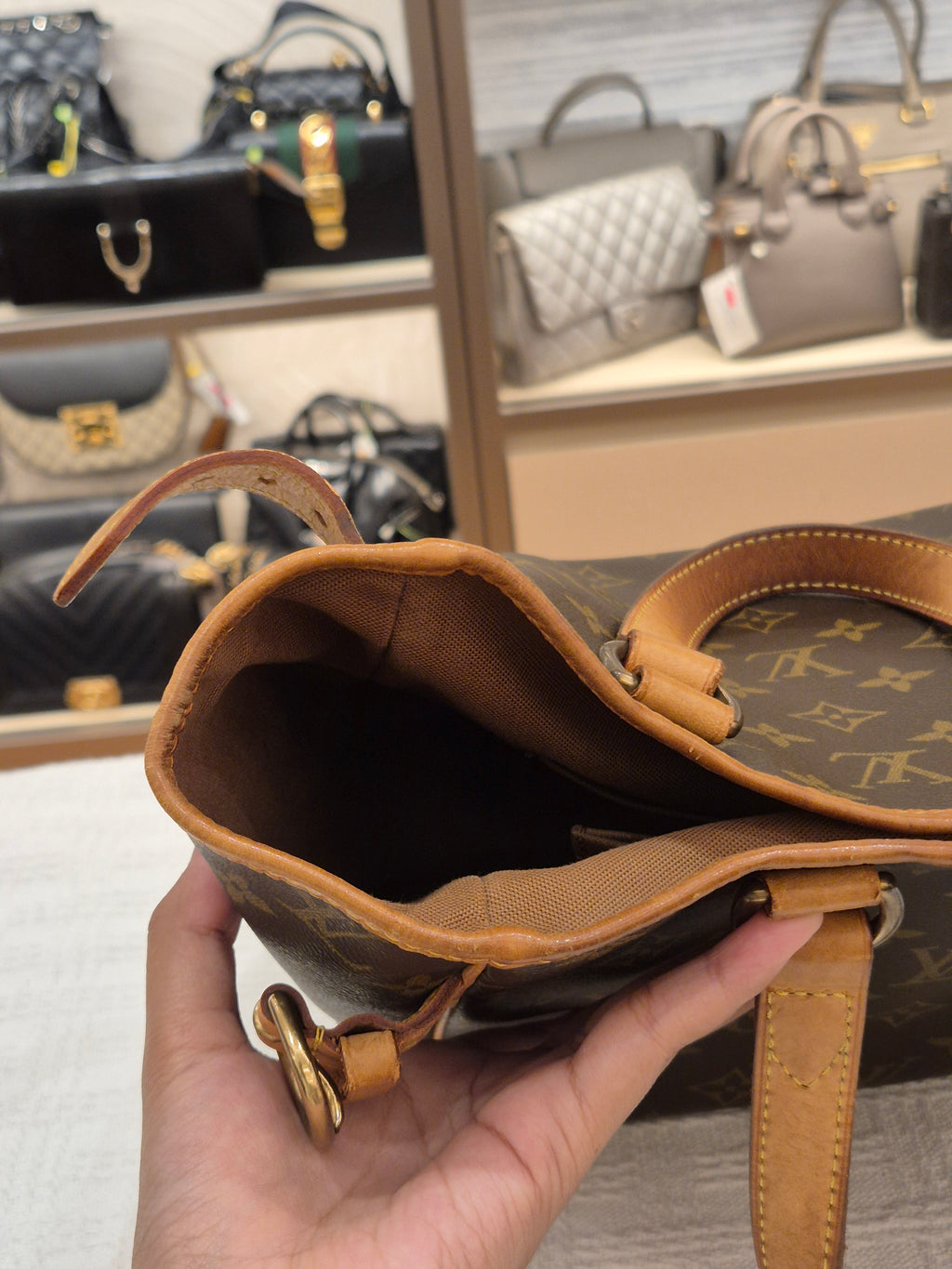 Louis Vuitton Batignolles PM Monogram