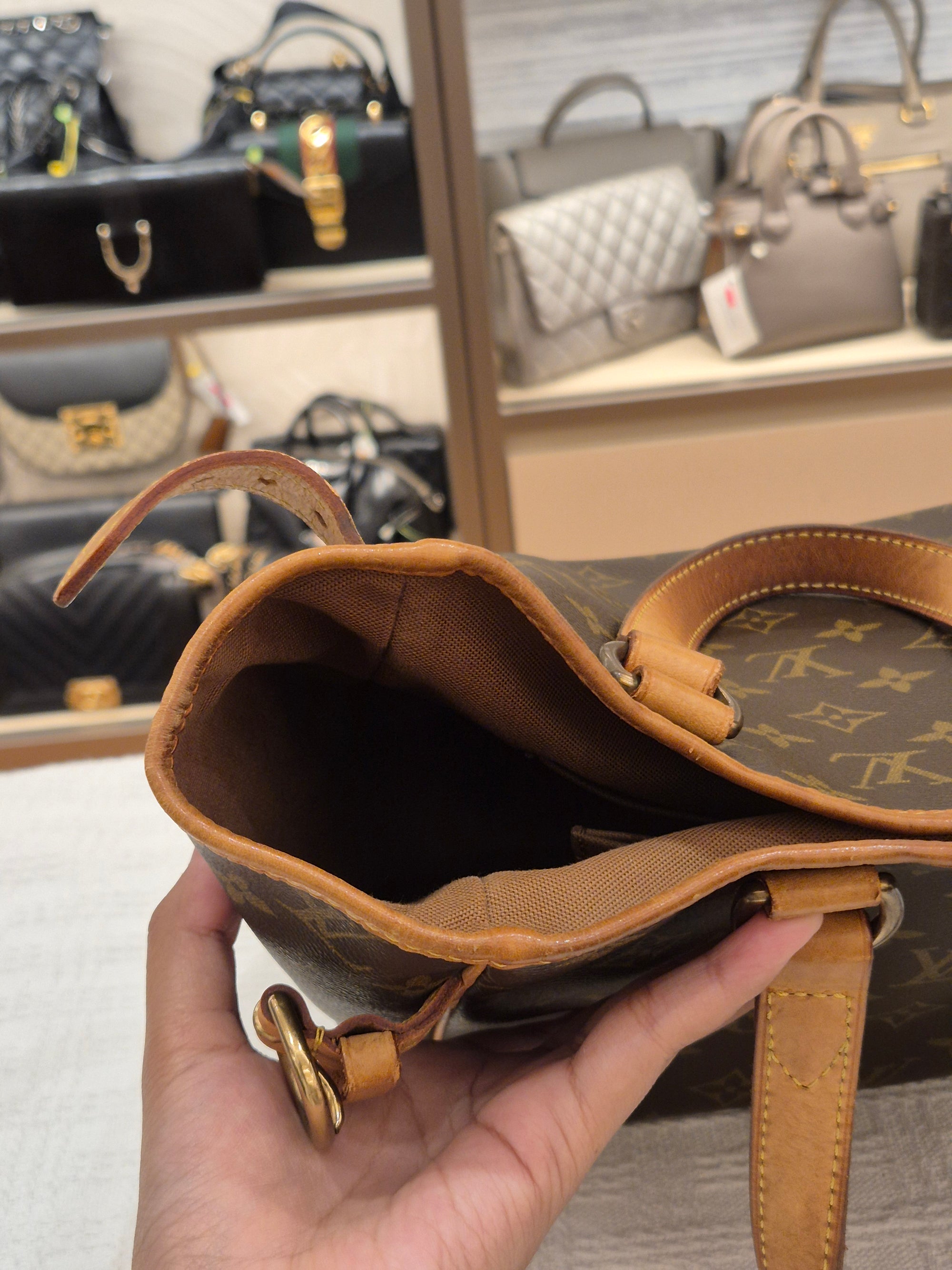 Louis Vuitton Batignolles PM Monogram