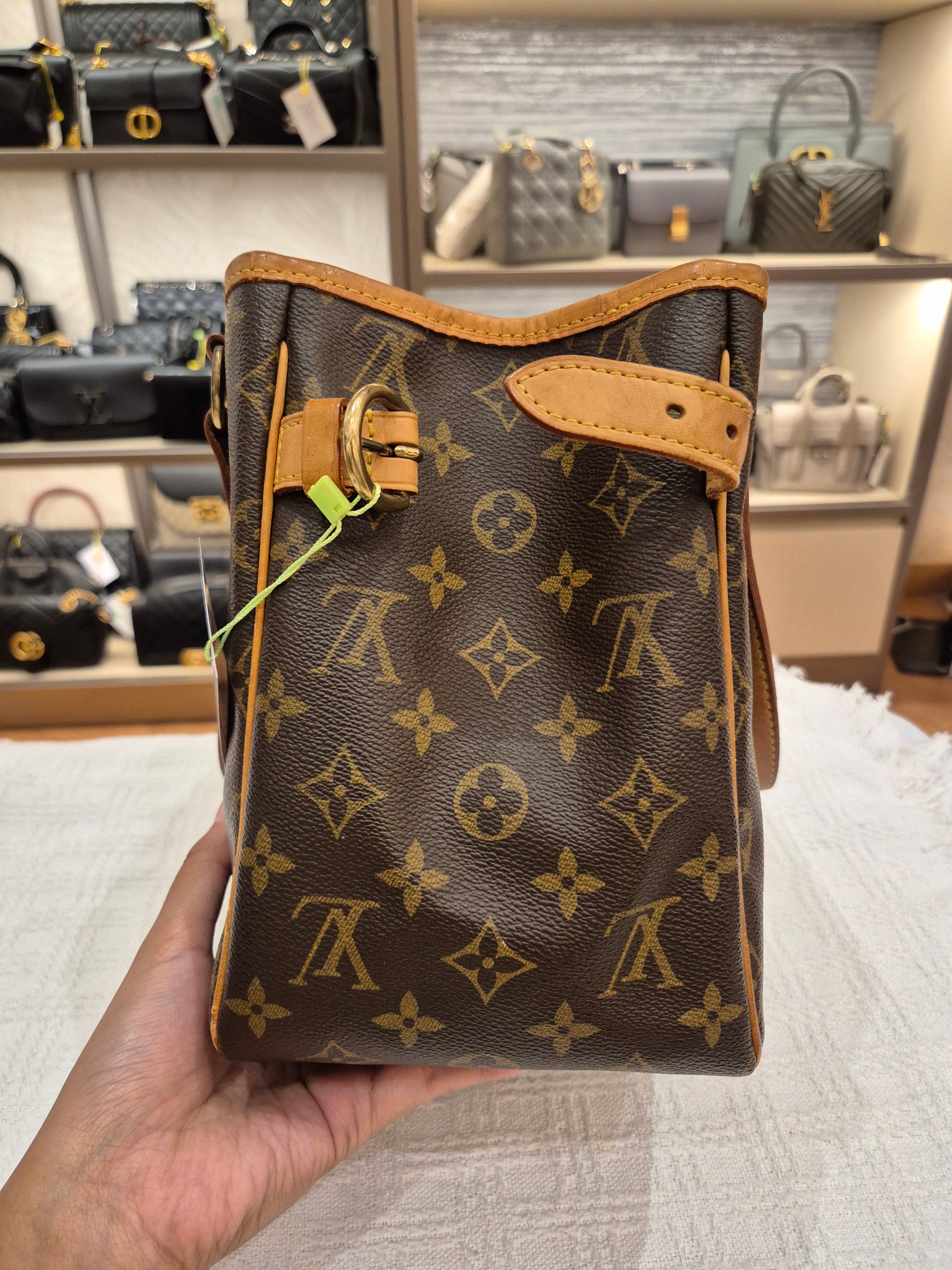 Louis Vuitton Batignolles PM Monogram