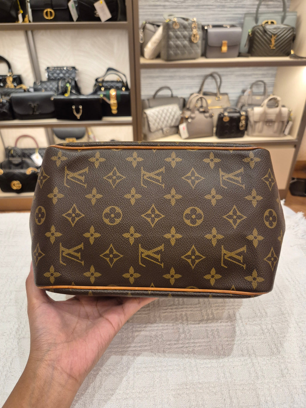 Louis Vuitton Batignolles PM Monogram