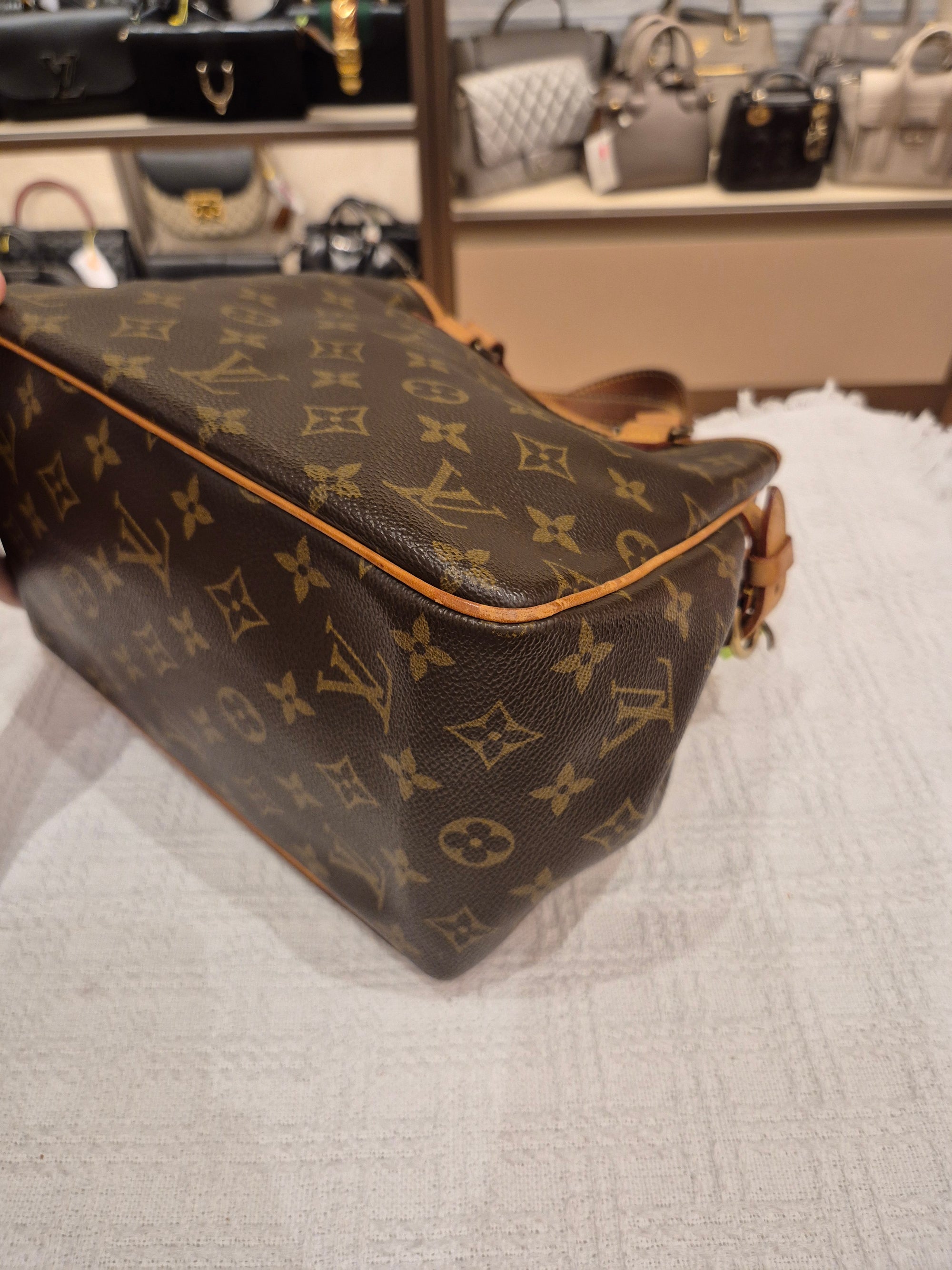 Louis Vuitton Batignolles PM Monogram