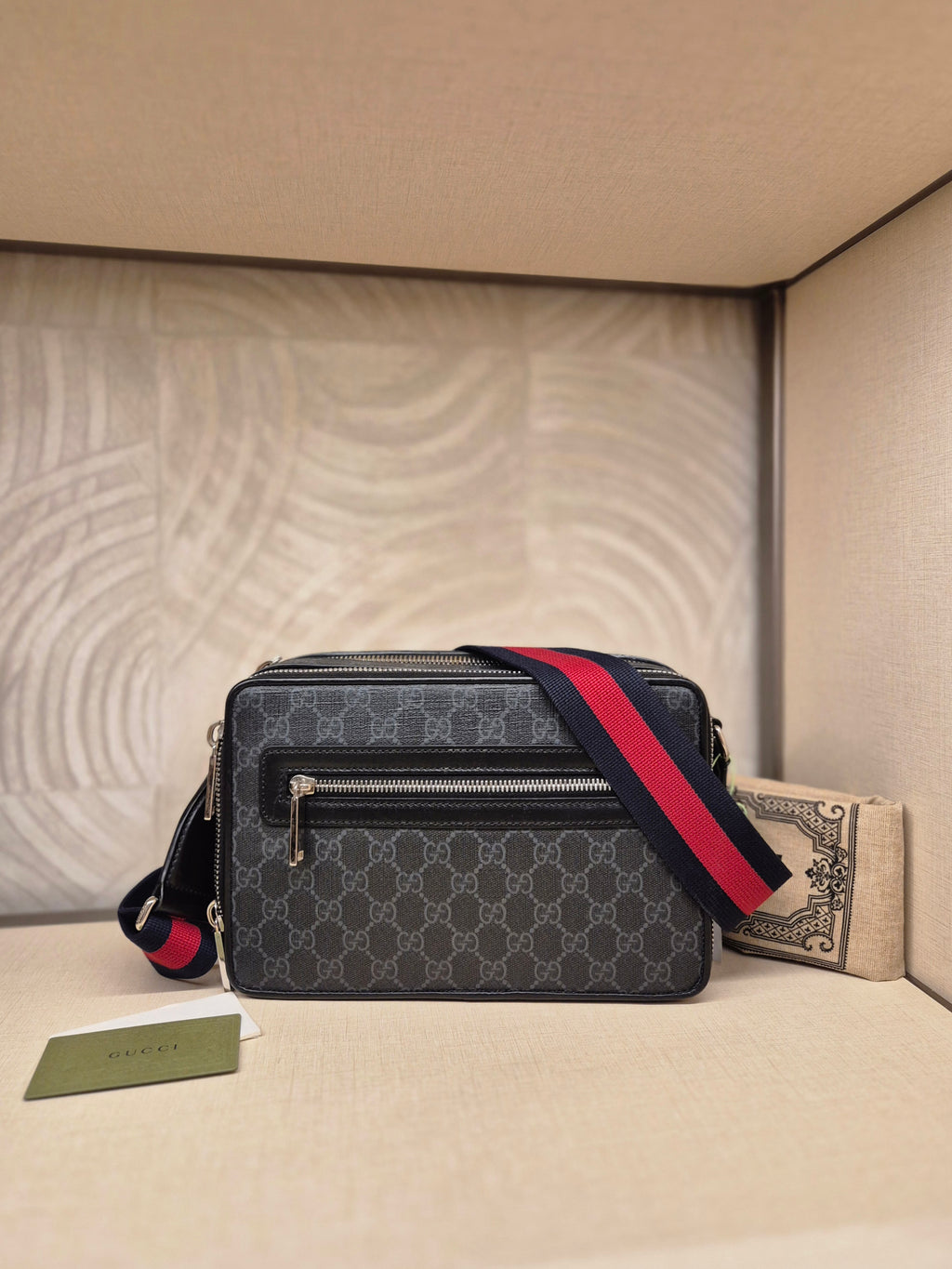 Gucci GG Supreme Camera Bag Monogram