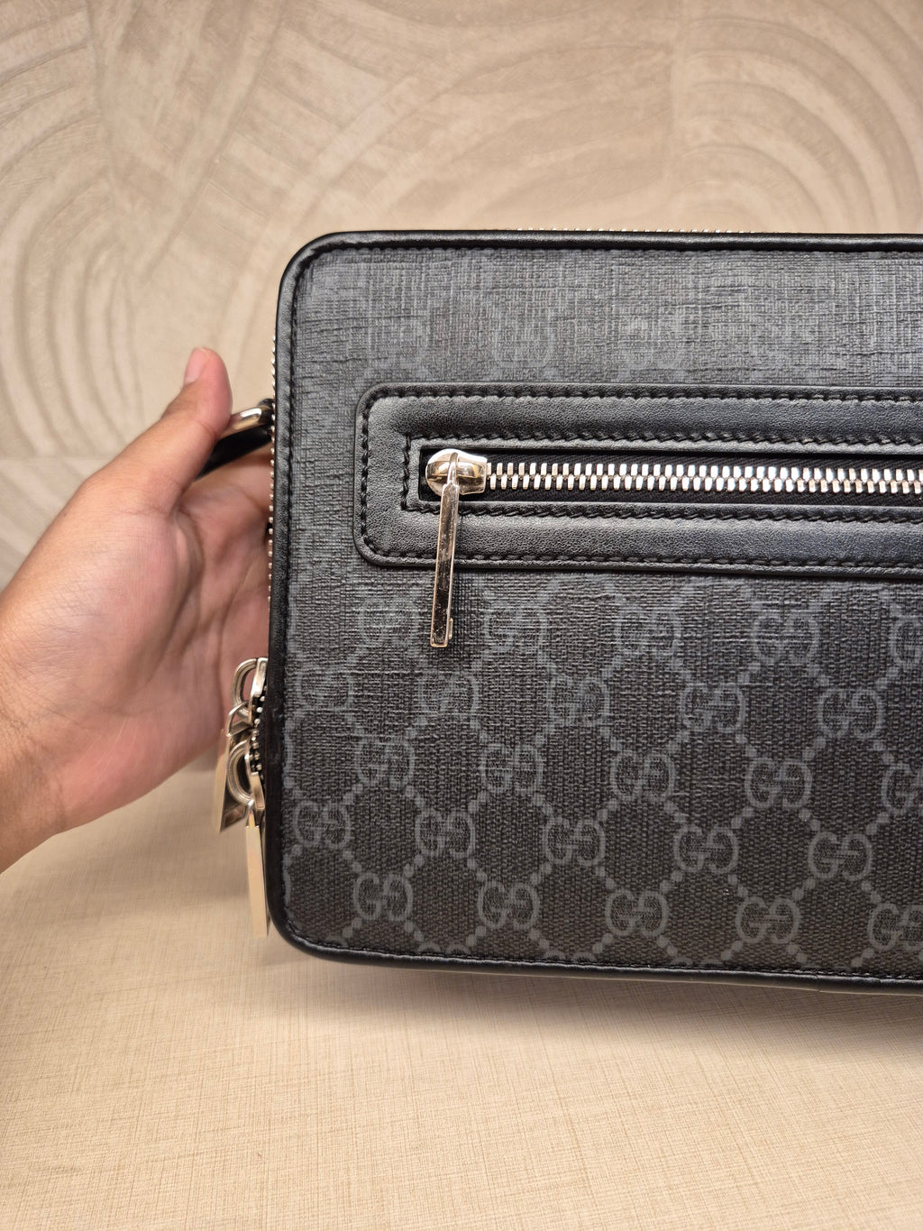 Gucci GG Supreme Camera Bag Monogram
