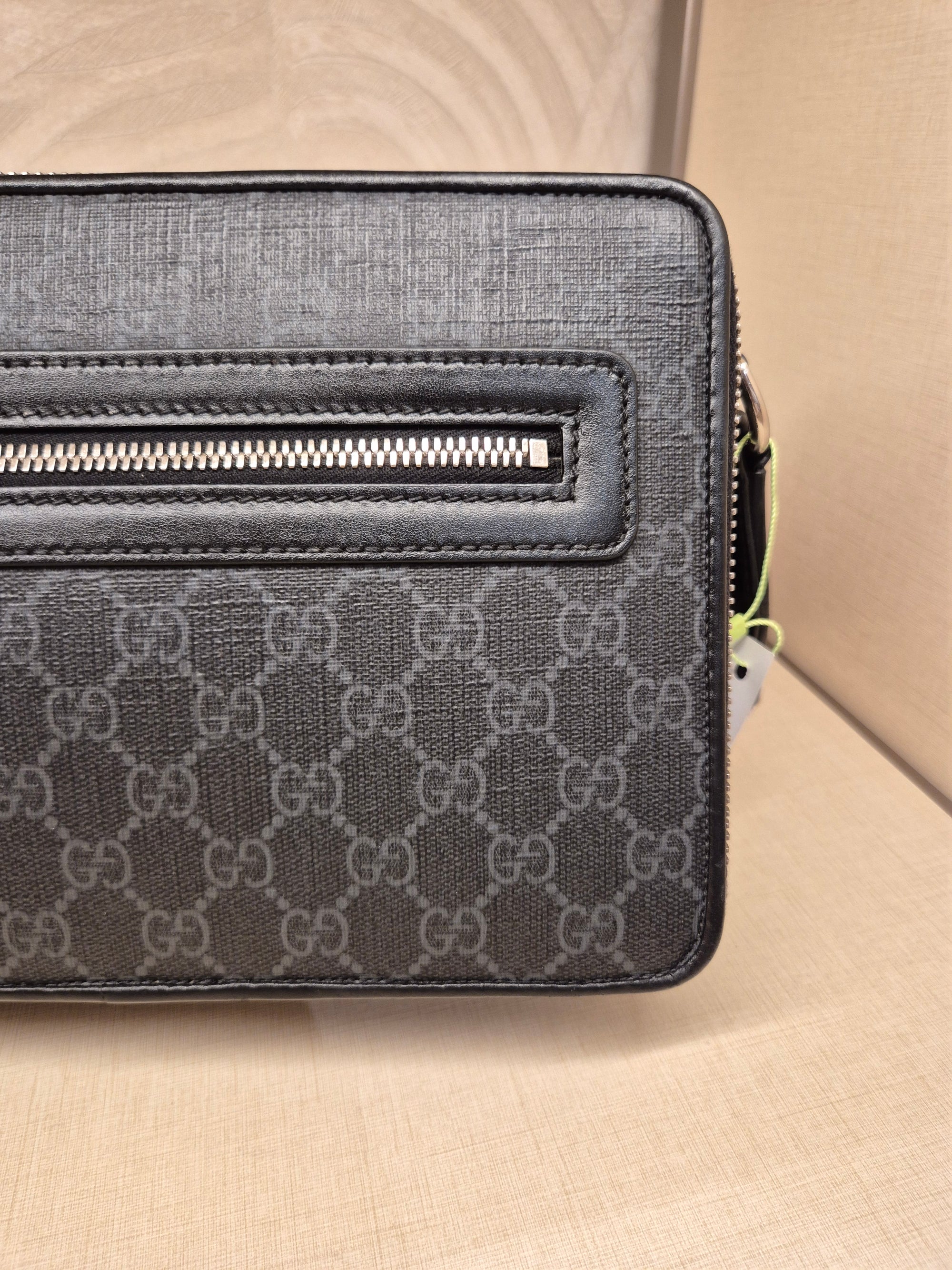 Gucci GG Supreme Camera Bag Monogram