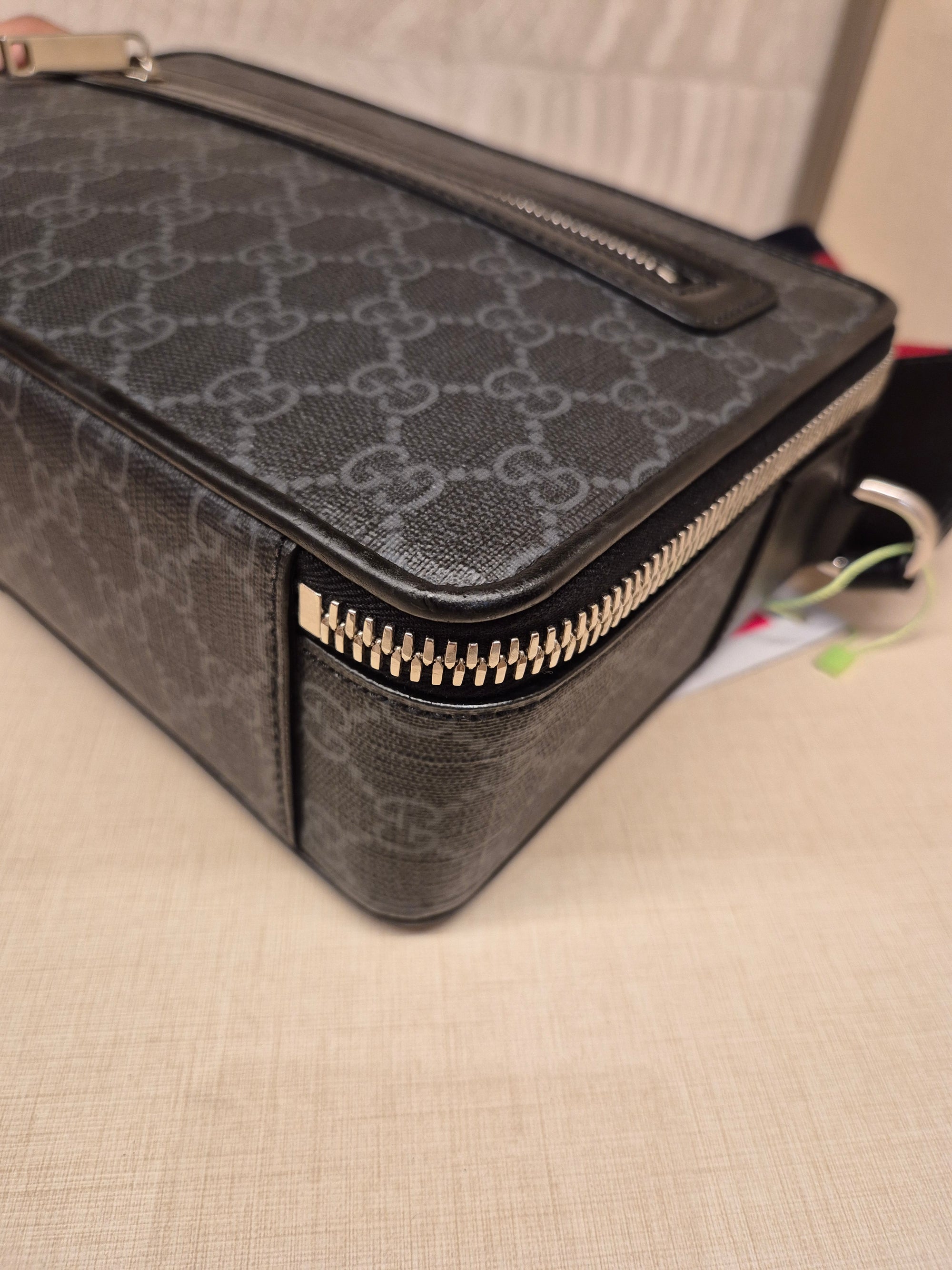 Gucci GG Supreme Camera Bag Monogram