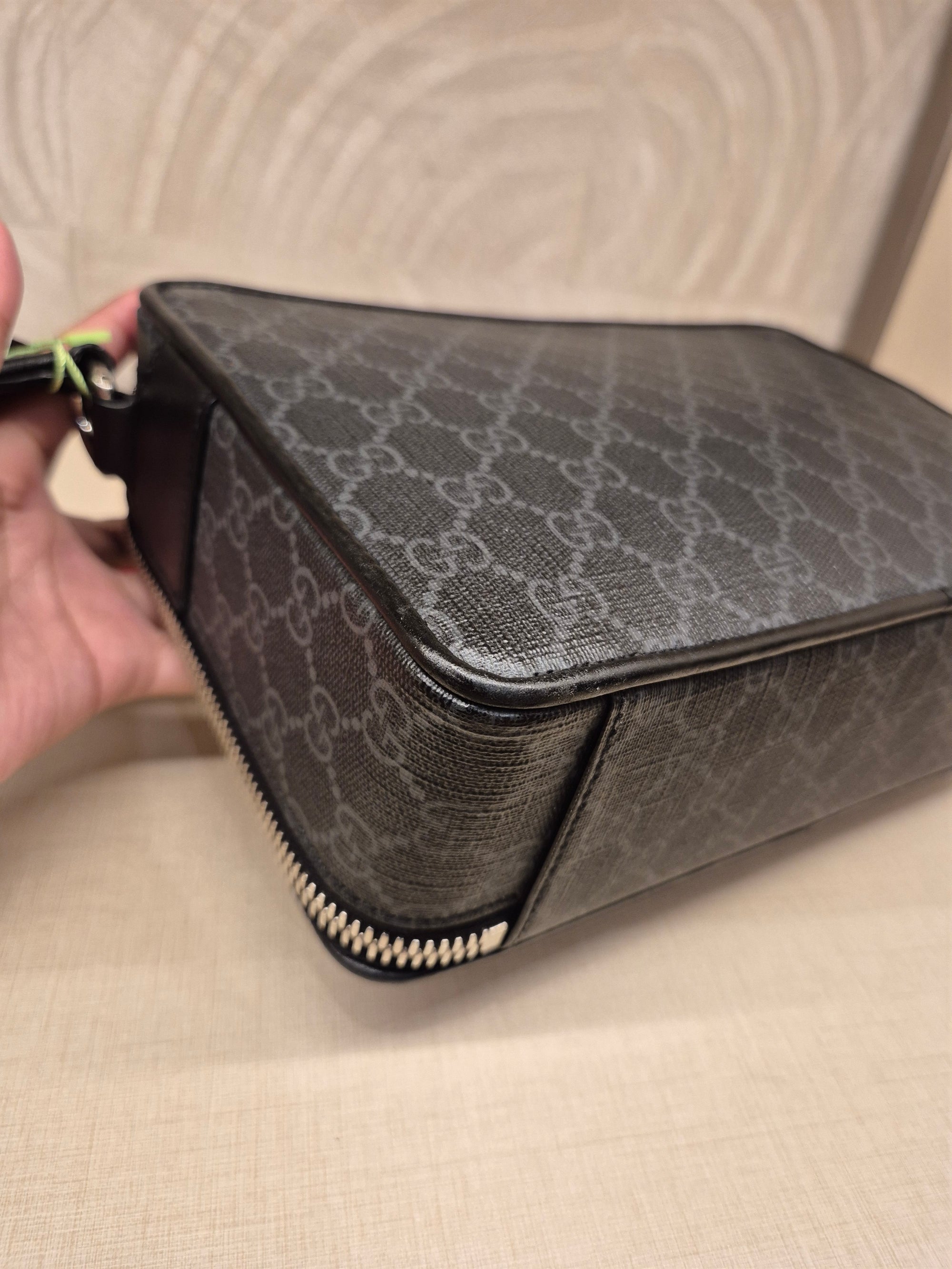 Gucci GG Supreme Camera Bag Monogram