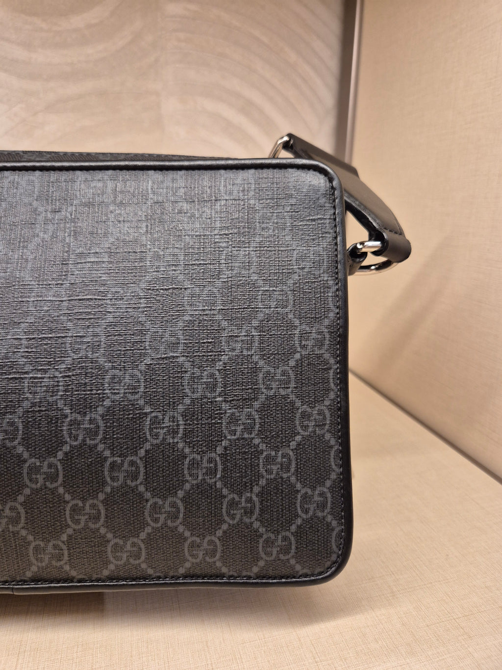 Gucci GG Supreme Camera Bag Monogram