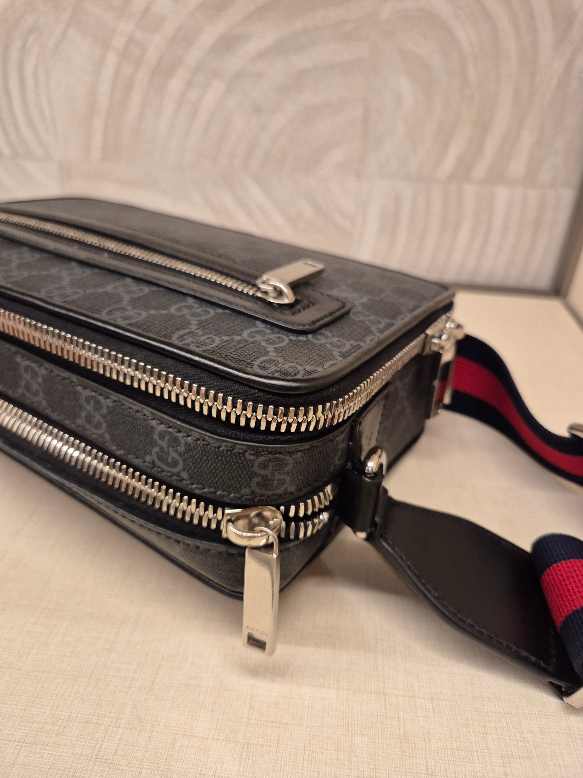 Gucci GG Supreme Camera Bag Monogram