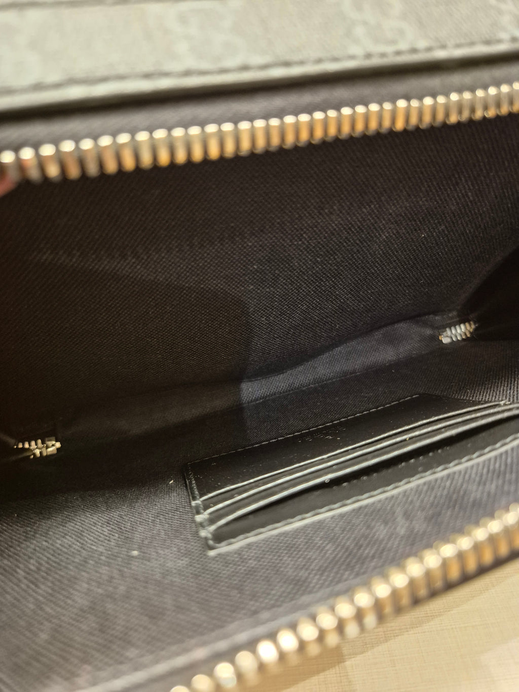 Gucci GG Supreme Camera Bag Monogram