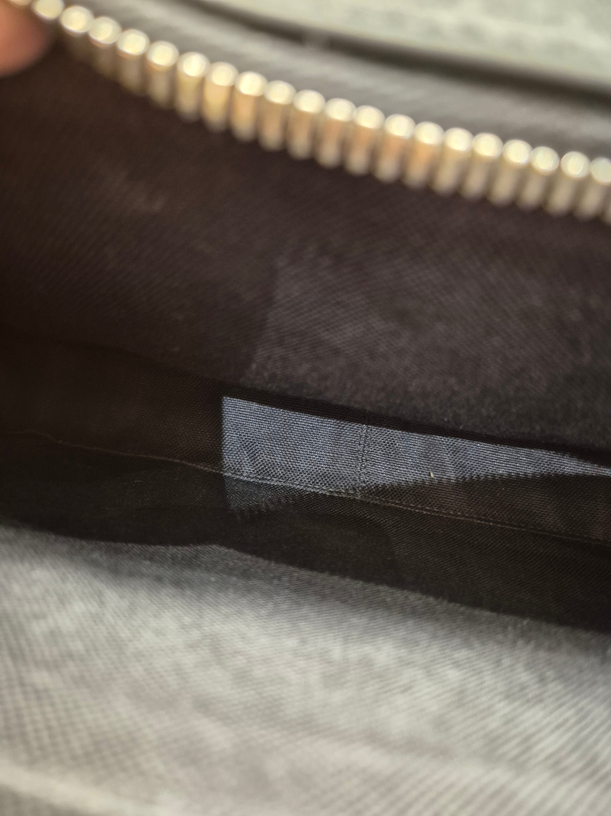 Gucci GG Supreme Camera Bag Monogram