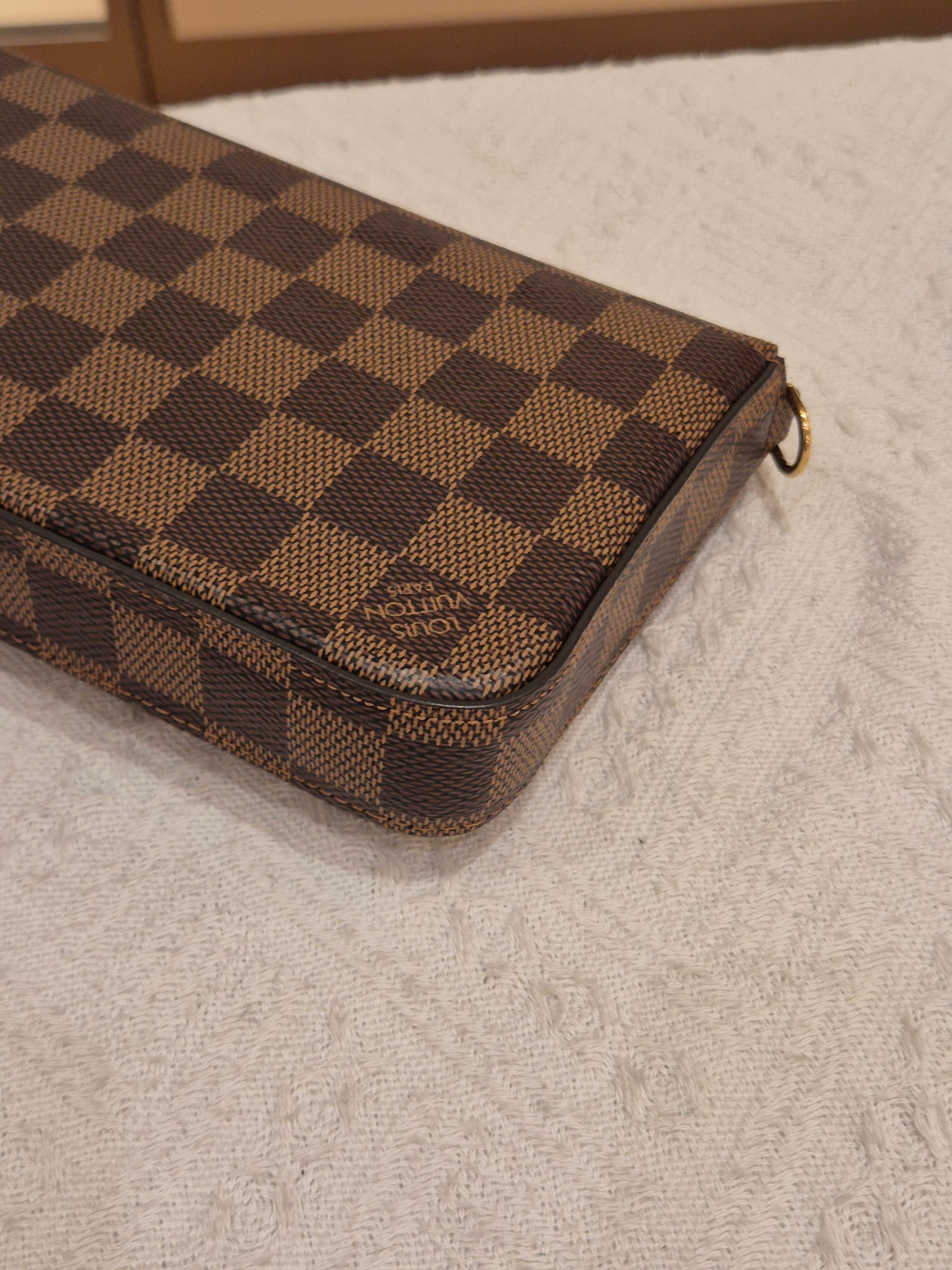 Louis Vuitton Felicie Pochette Damier