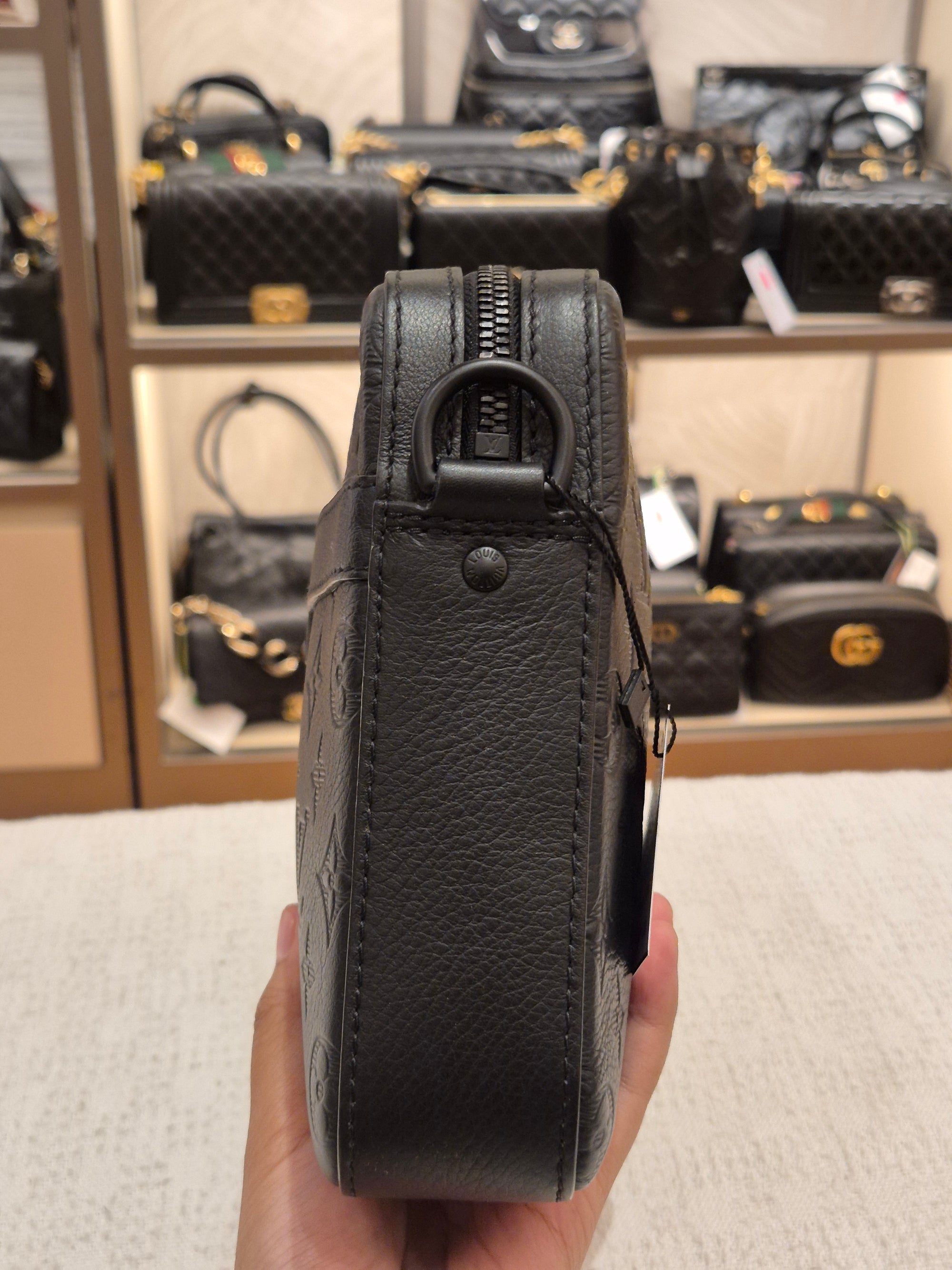 Louis Vuitton Trio Mesenger Shadow