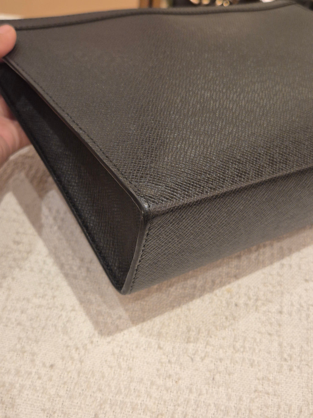 Louis Vuitton Voyage MM Pochette Taiga Noir