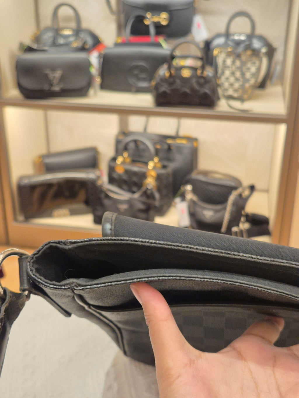 Louis Vuitton Danie Messenger Damier Graphite