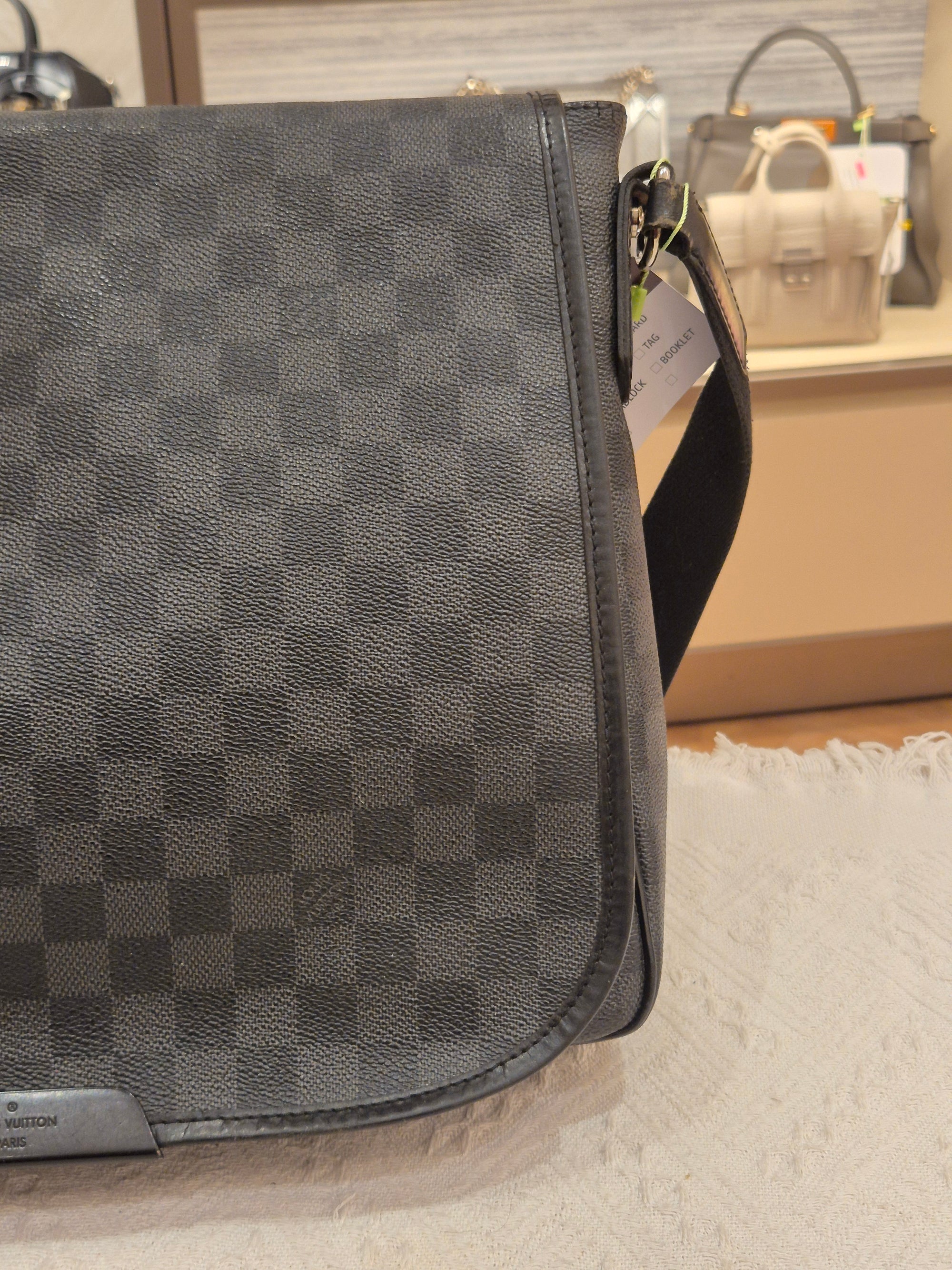 Louis Vuitton Danie Messenger Damier Graphite