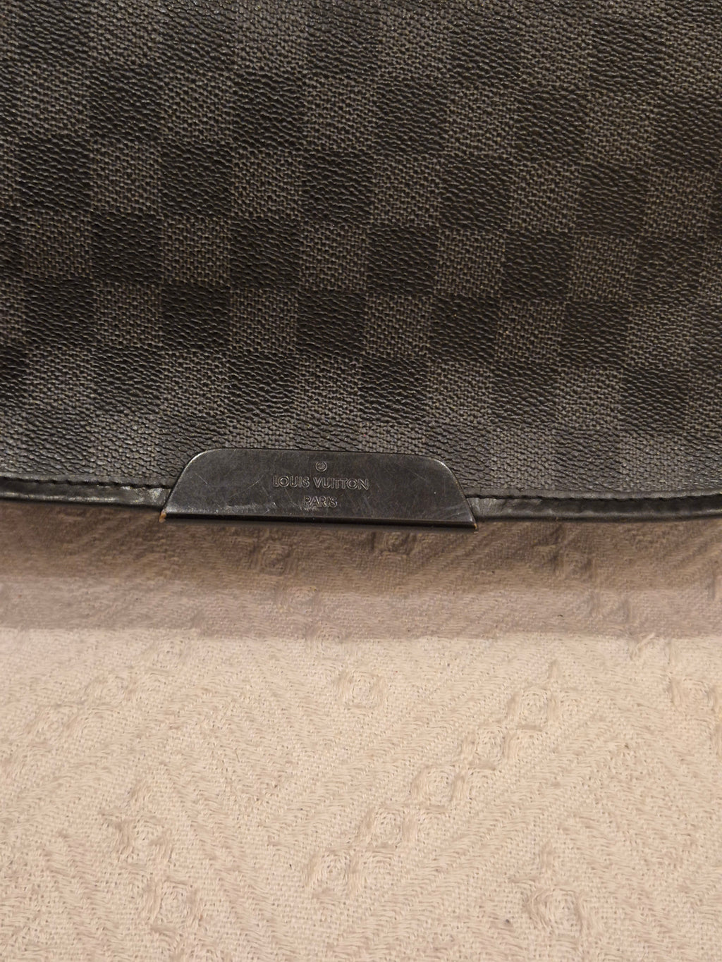 Louis Vuitton Danie Messenger Damier Graphite